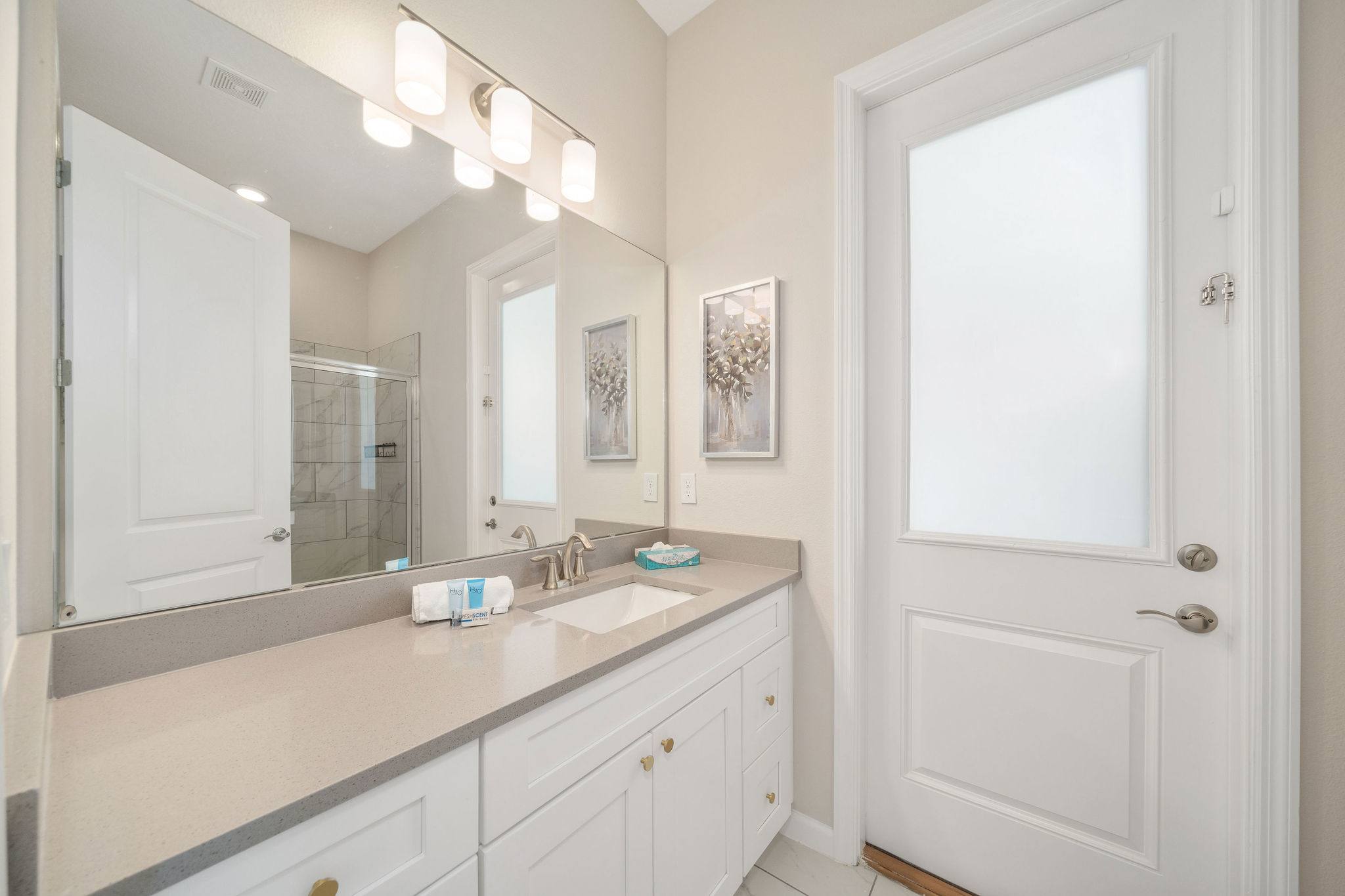 Luxury KOSHER Villa-w/ Heated Pool! + 12 MI to Disney!