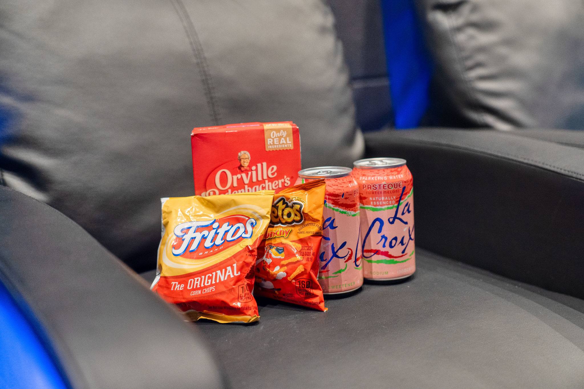 Luxury KOSHER Villa-w/ Heated Pool! + 12 MI to Disney!