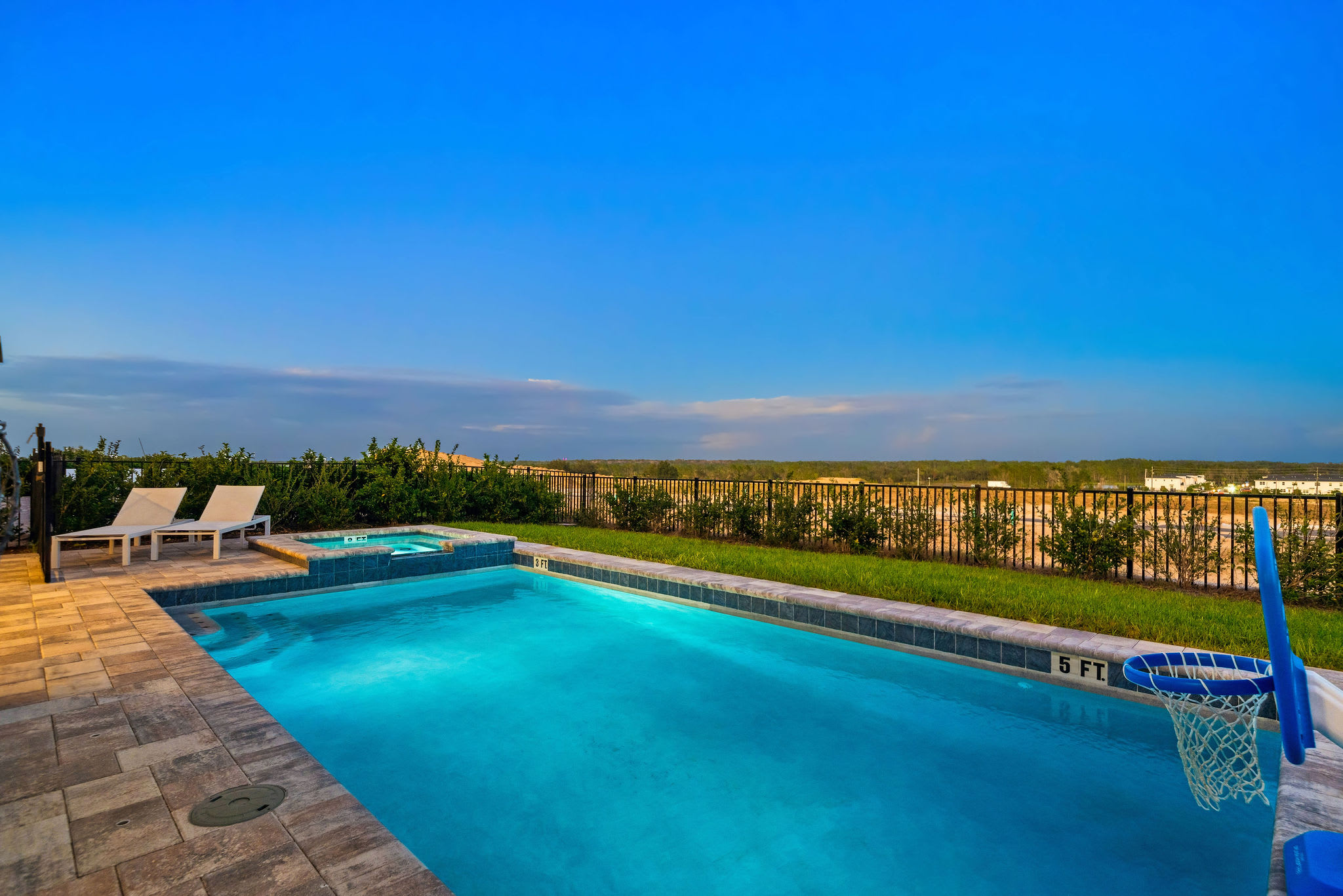 Luxury KOSHER Villa-w/ Heated Pool! + 12 MI to Disney!