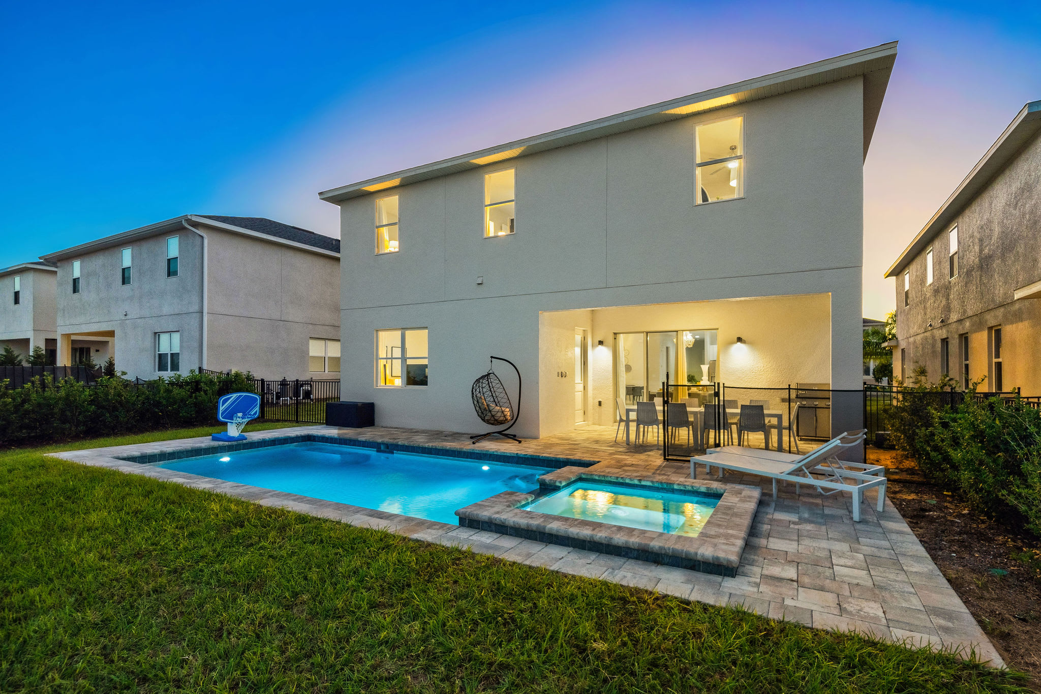 Luxury KOSHER Villa-w/ Heated Pool! + 12 MI to Disney!