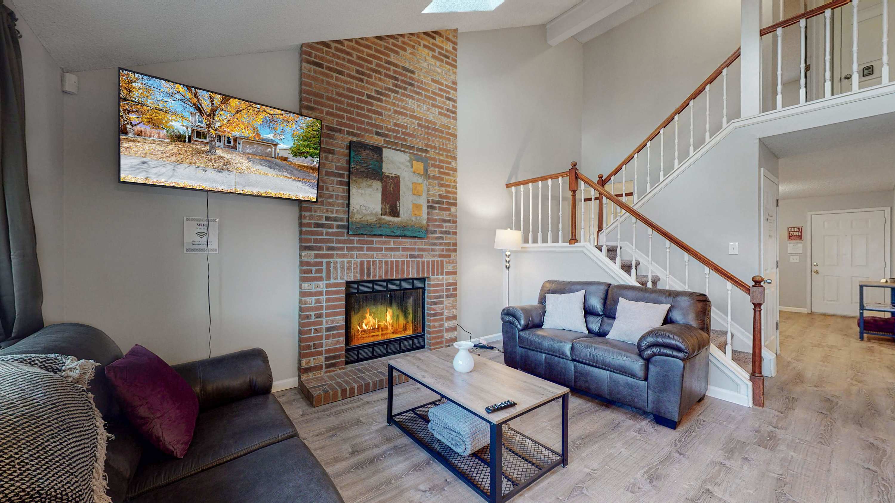Charming Getaway With Cozy Fireplace And Water Views - Spacious Retreat - Denver, CO