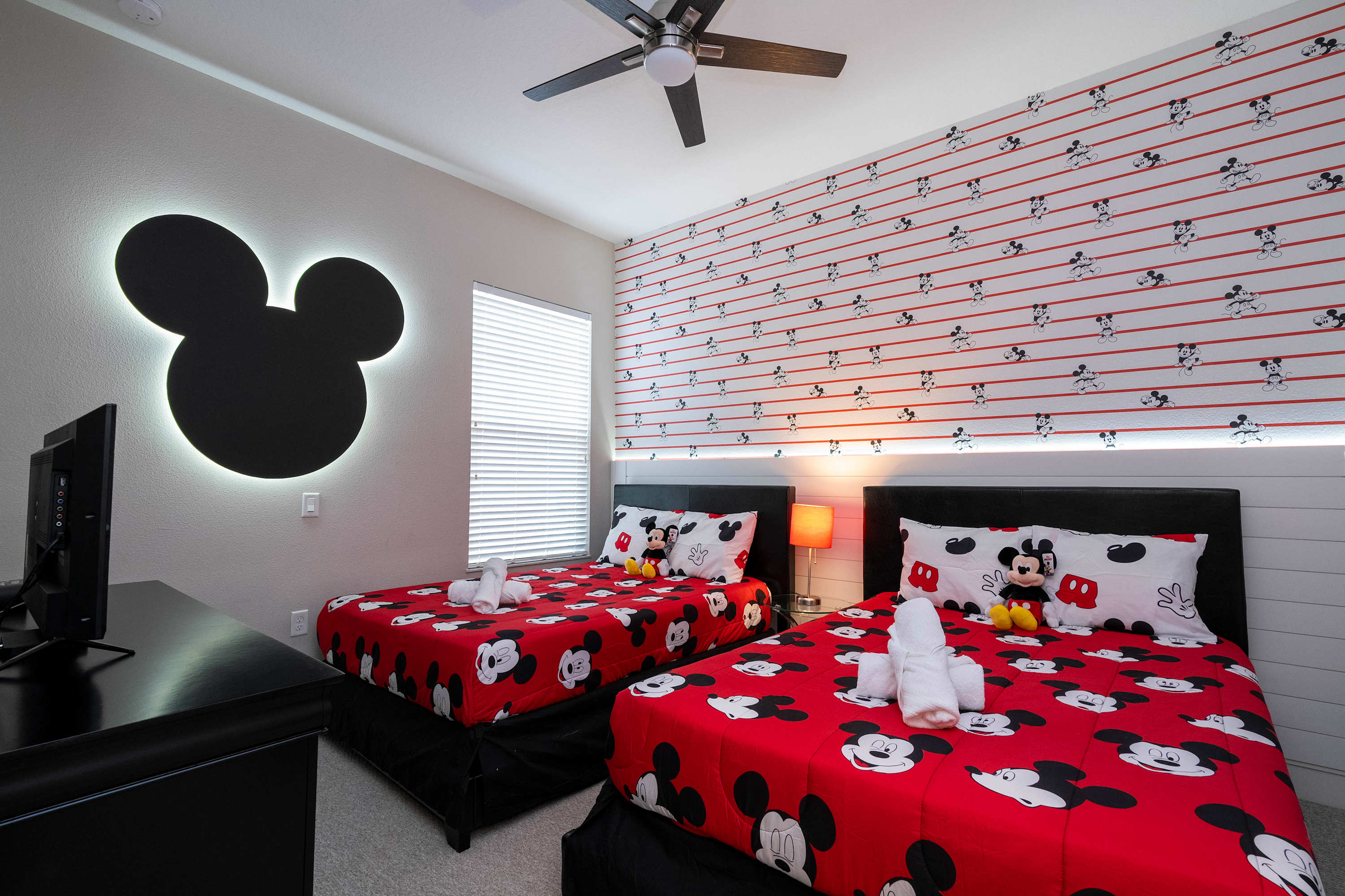 Modern Chic Home, Mickey and Toy Story Rooms - Foto 1