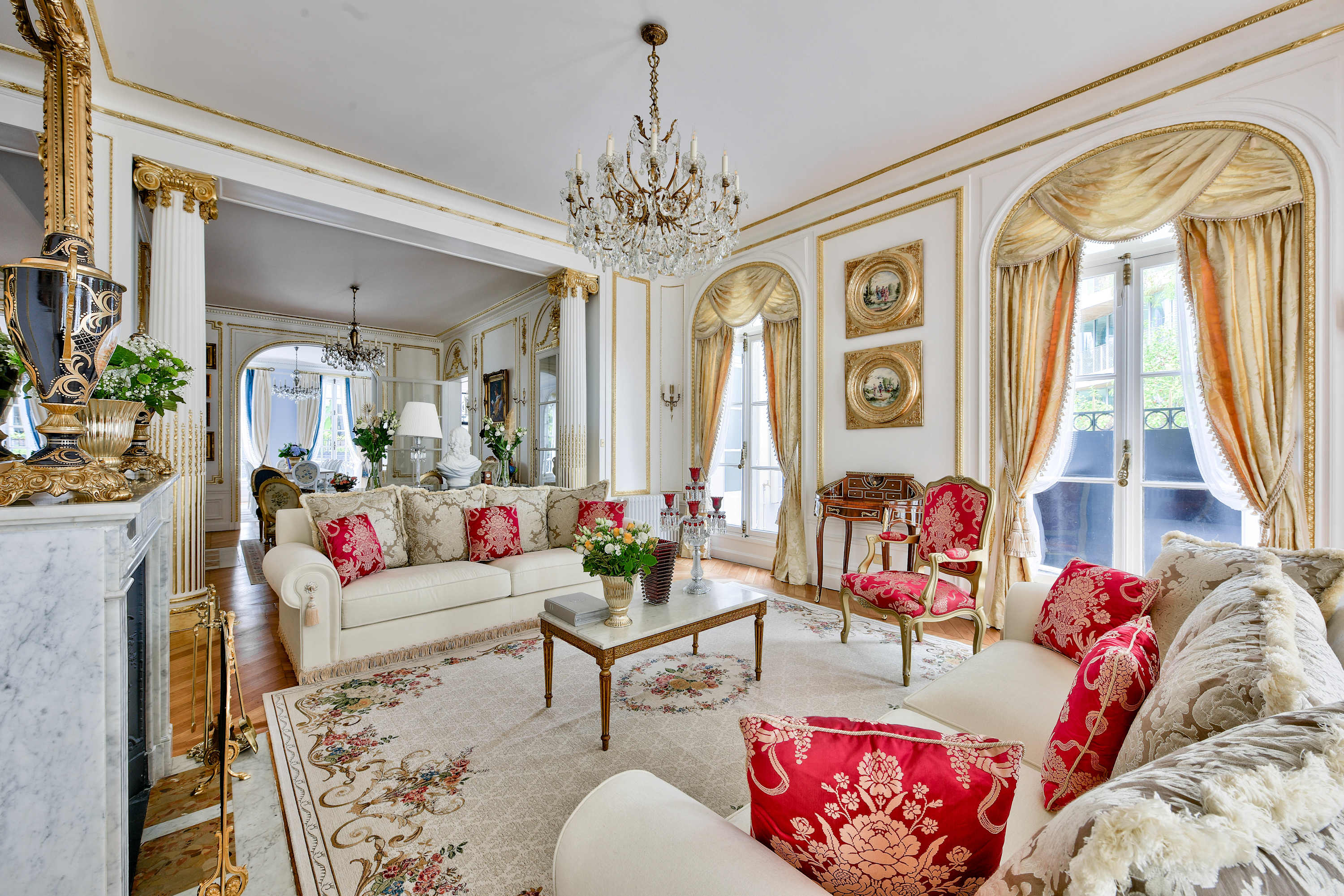 Parisian Villa: City Views, 5 Bedrooms & Family-friendly - Parijs