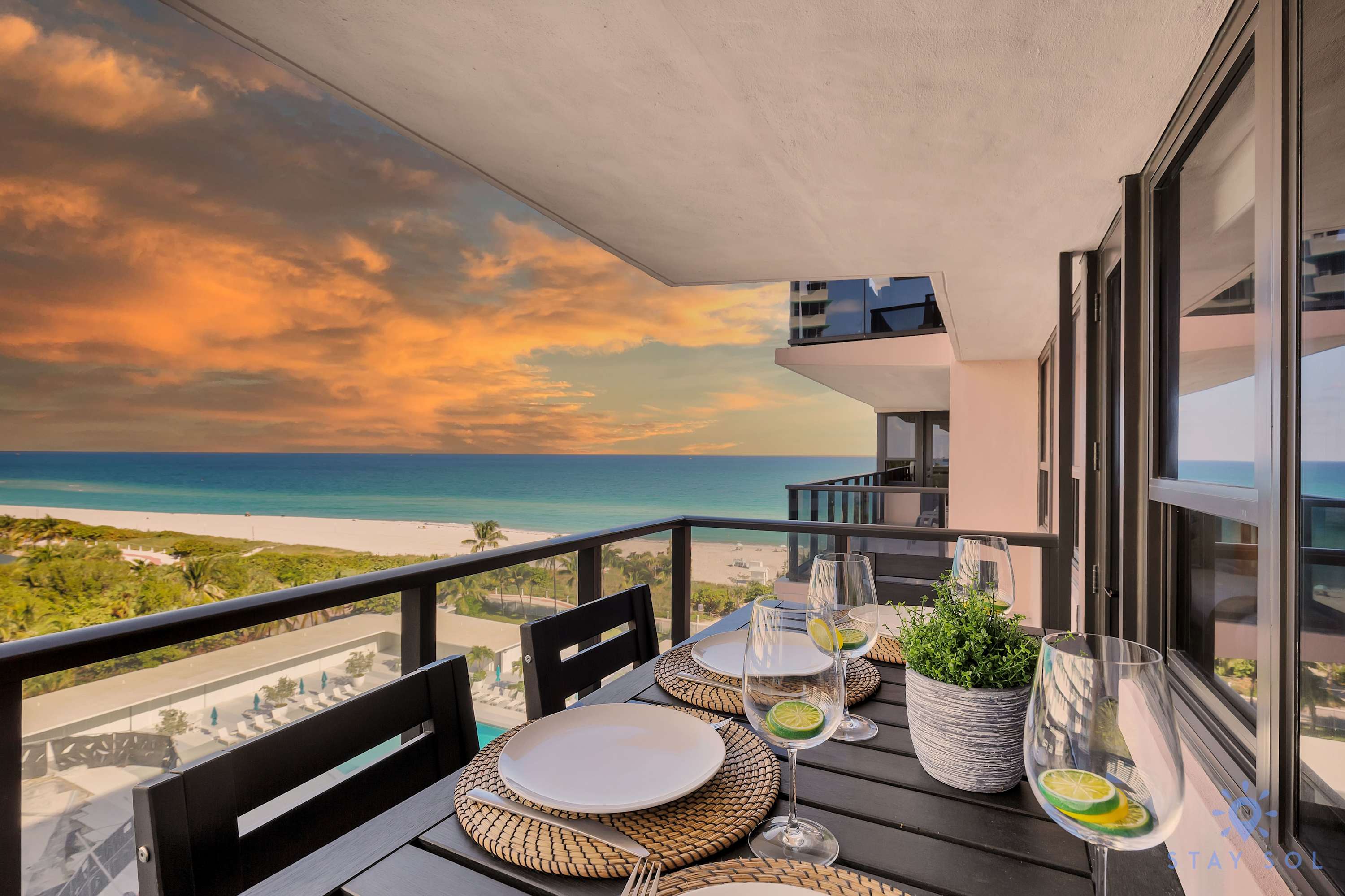 2BR Apartment Pool and Ocean View