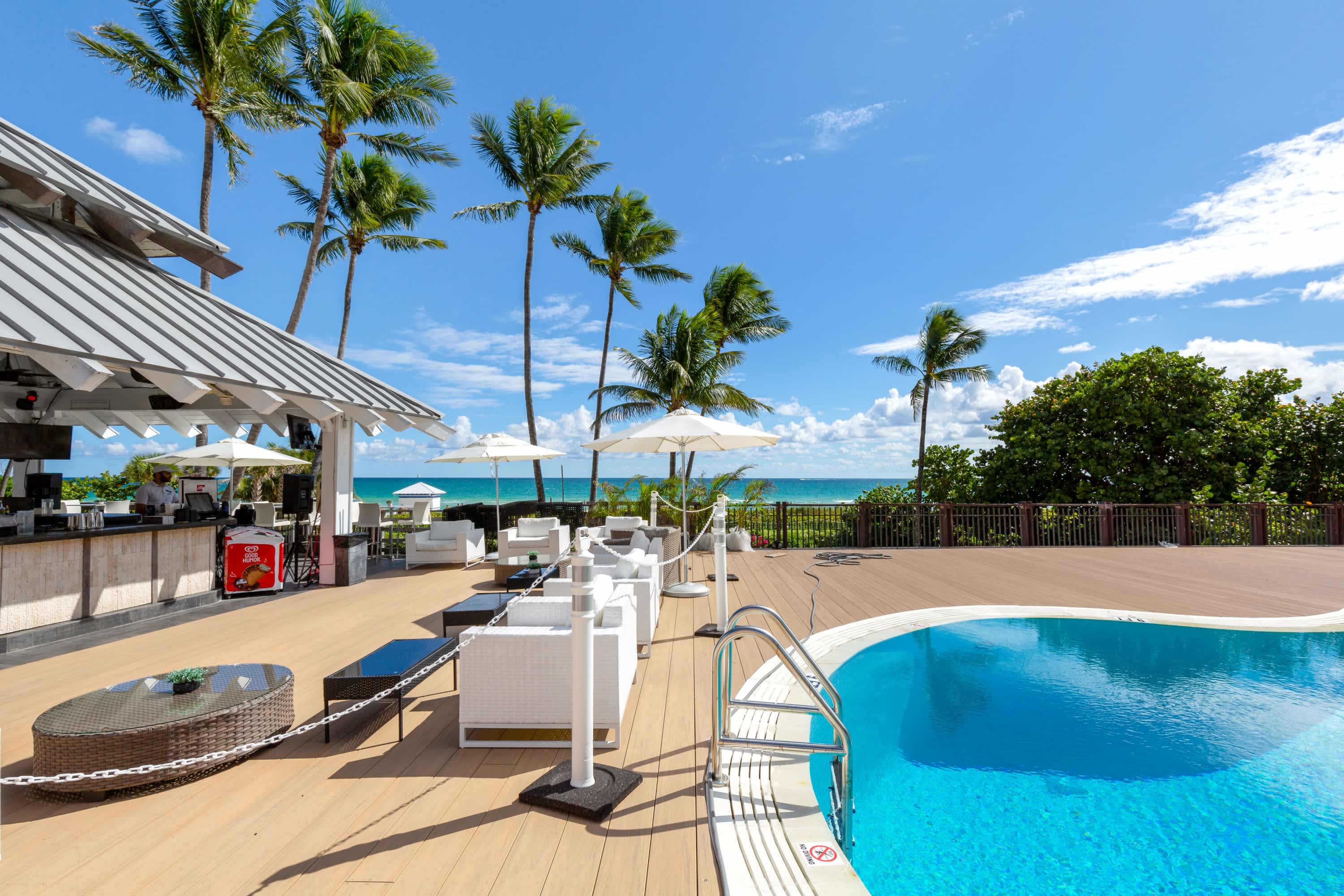 2BR Apartment Pool and Ocean View