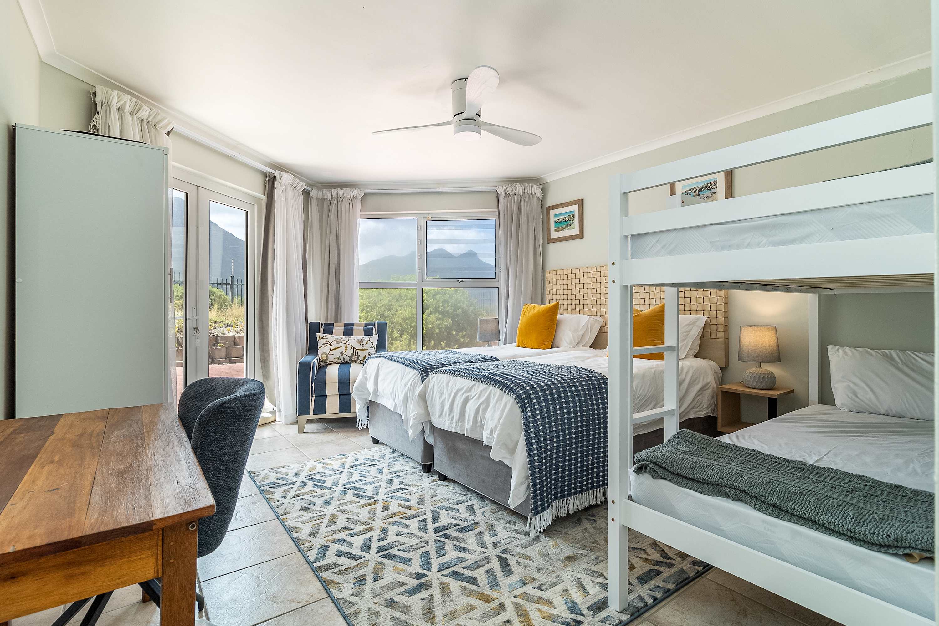 Beachfront Villa, SeaBreeze ,Hout Bay ,Cape Town , South Africa  - Picture 50