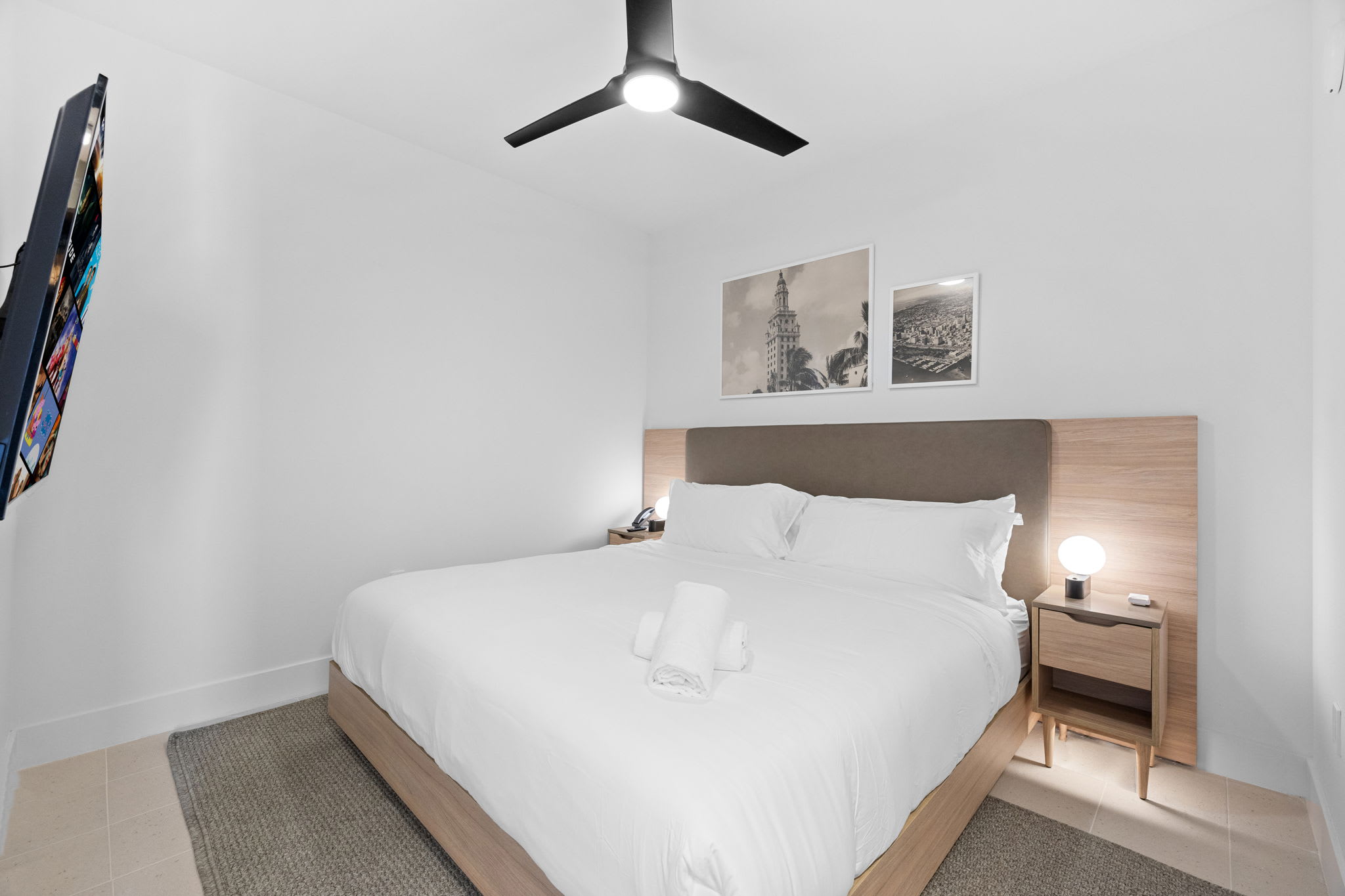 44Flr Condo w/Stunning Views