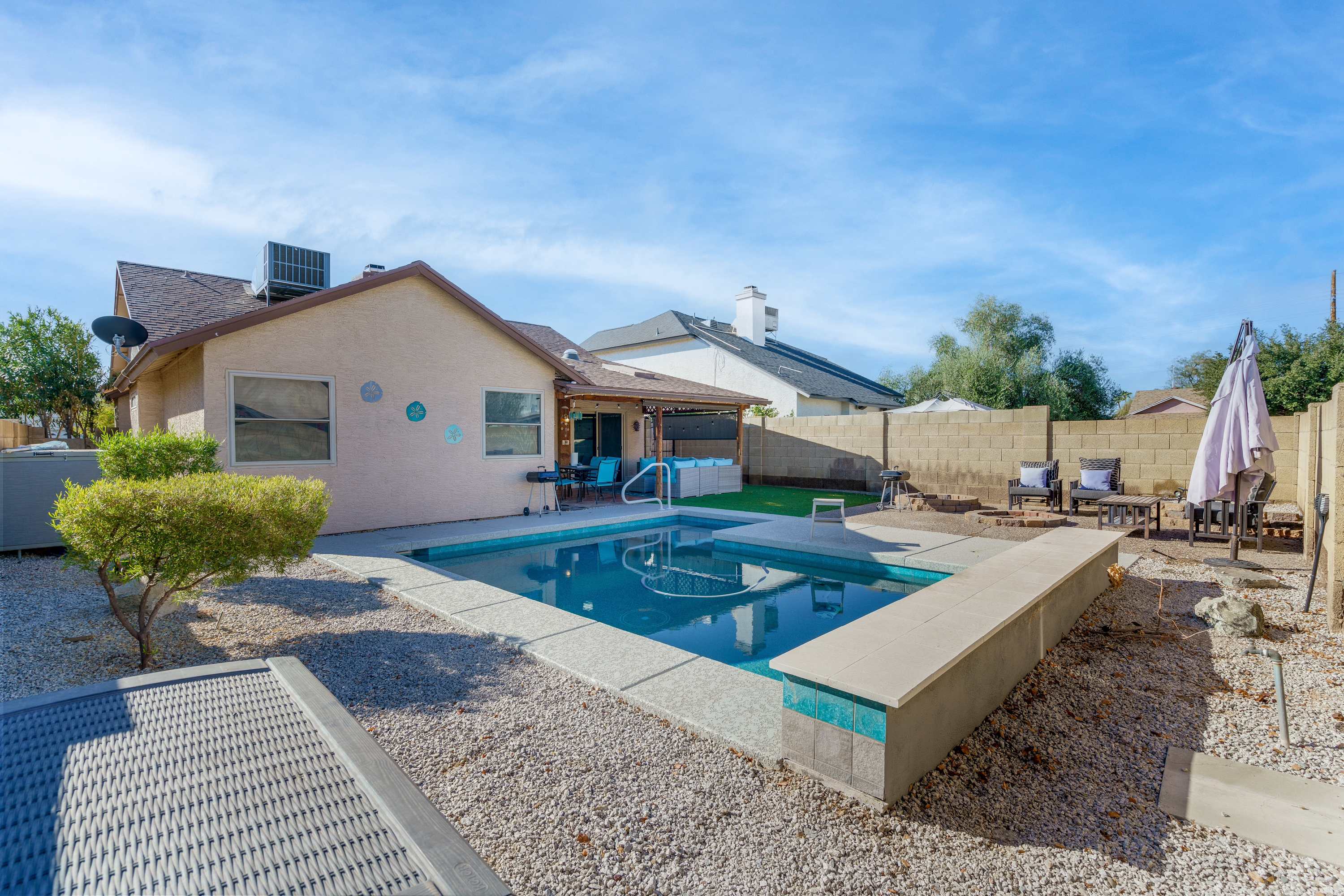 Amazing Pool! Backyard Oasis! 3-Bedroom Getaway