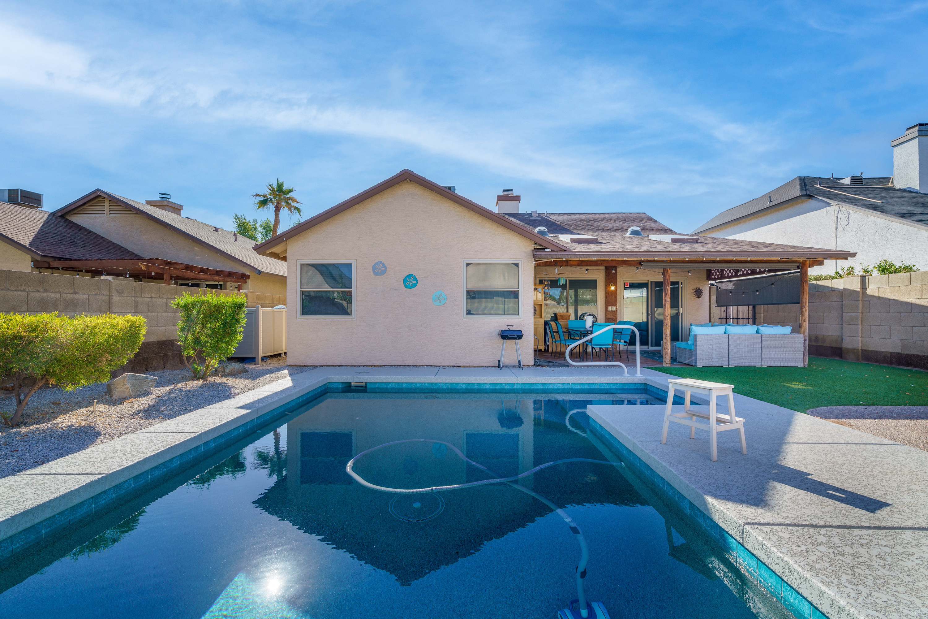 Amazing Pool! Backyard Oasis! 3-Bedroom Getaway
