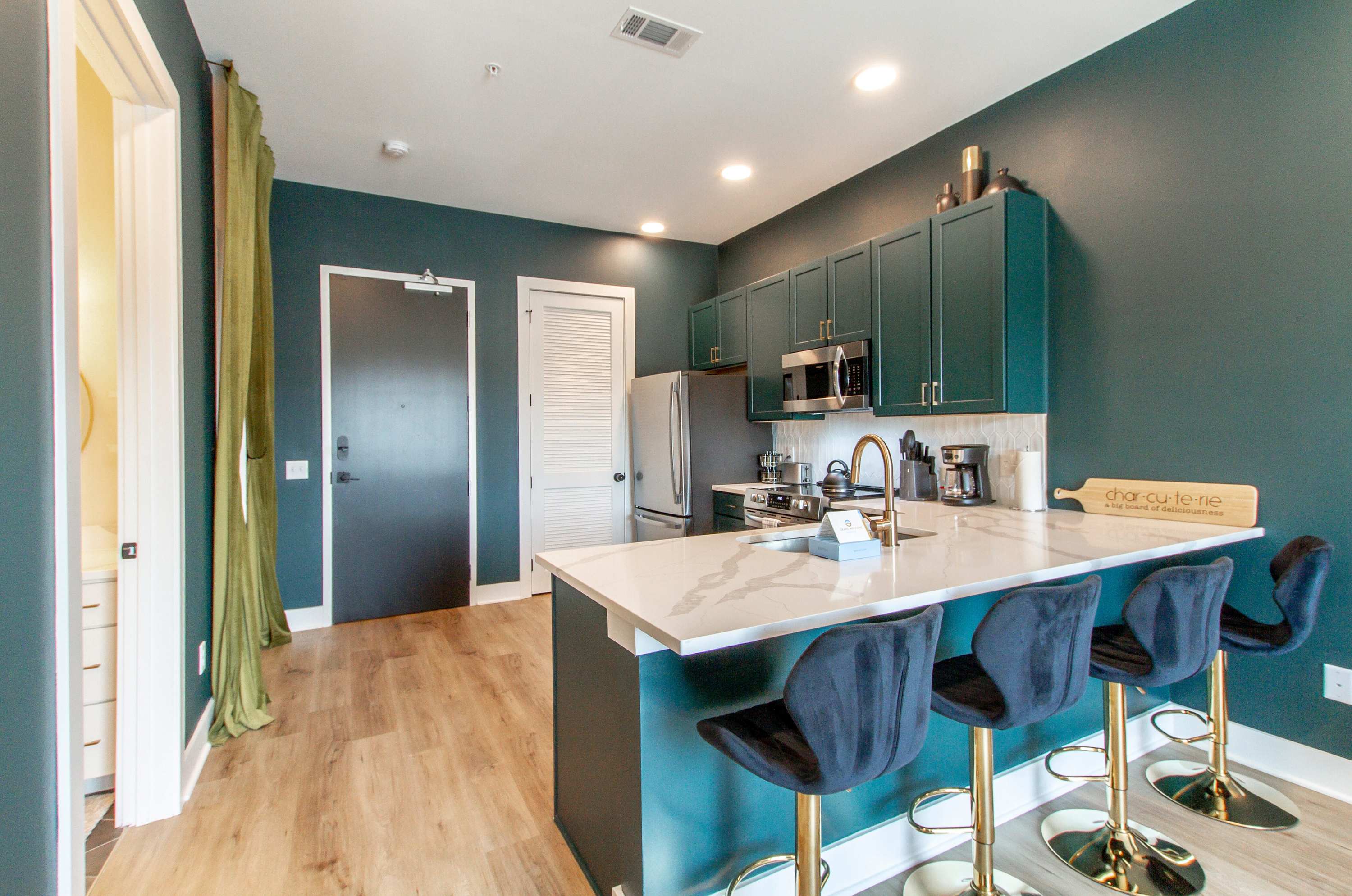 Stylish Boutique East Nash-Rooftop-Bars-7 mins DT