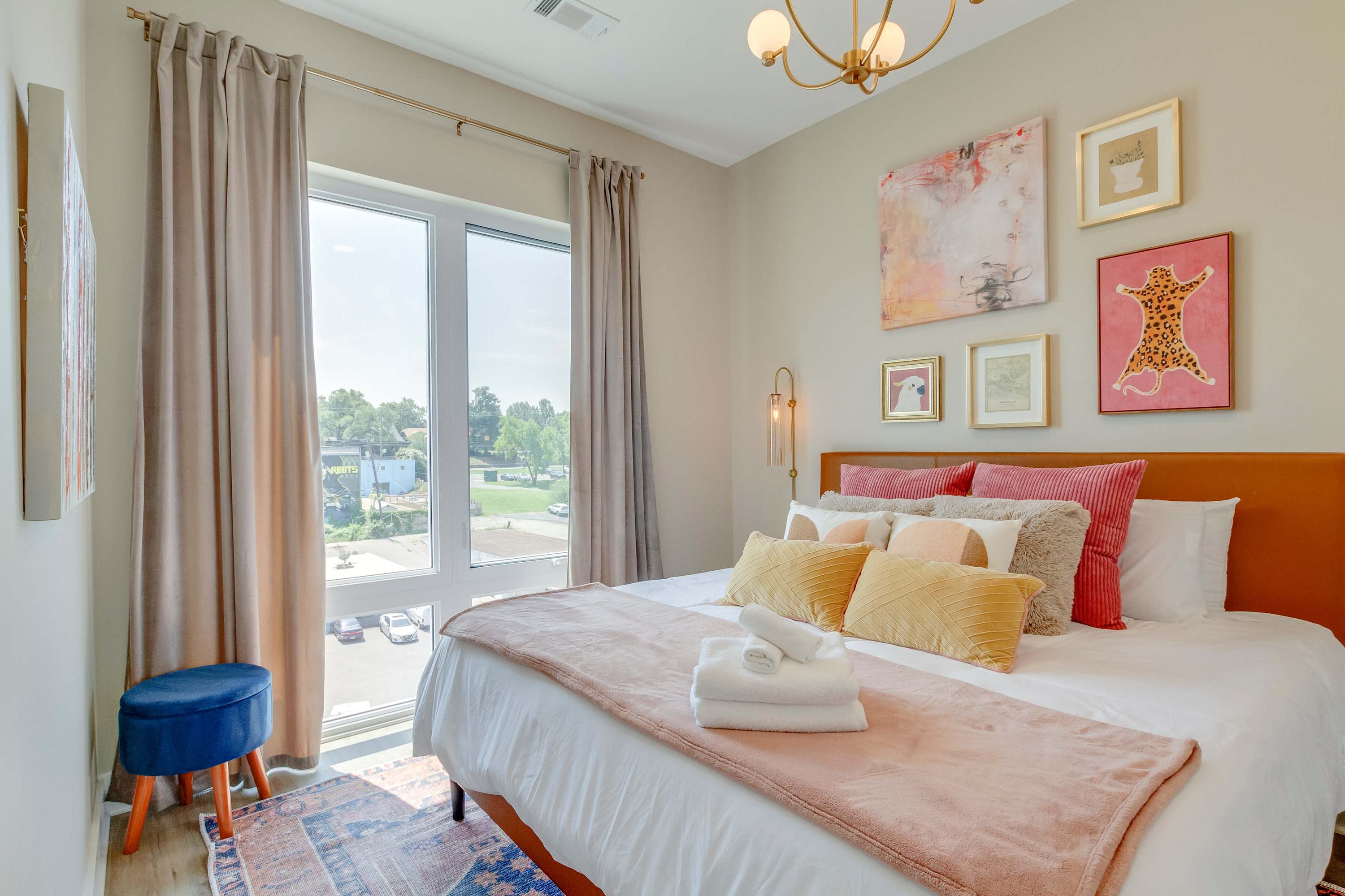 Stylish Boutique East Nash-Rooftop-Bars-7 mins DT