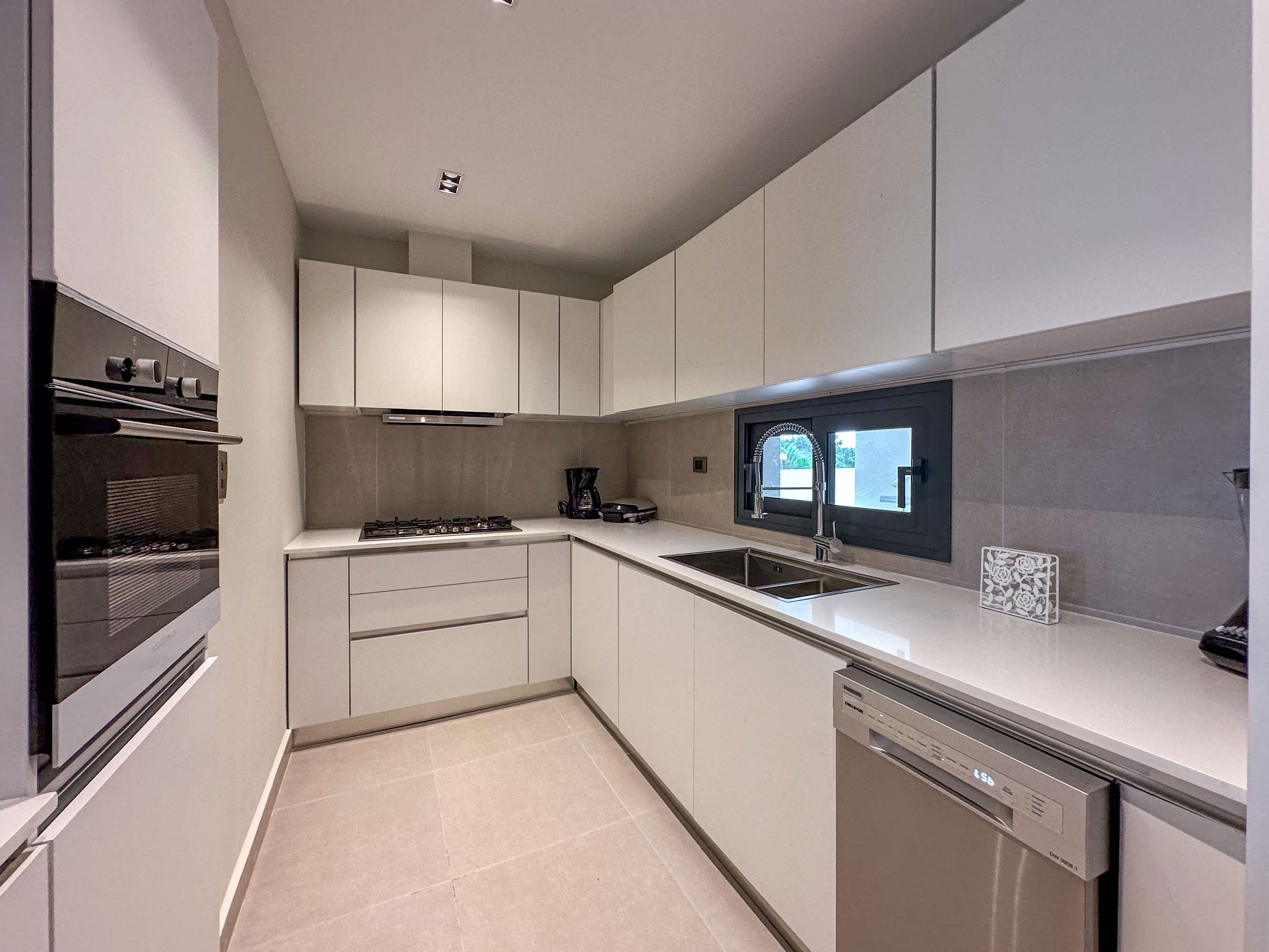 Fantastic brand new beach apartment