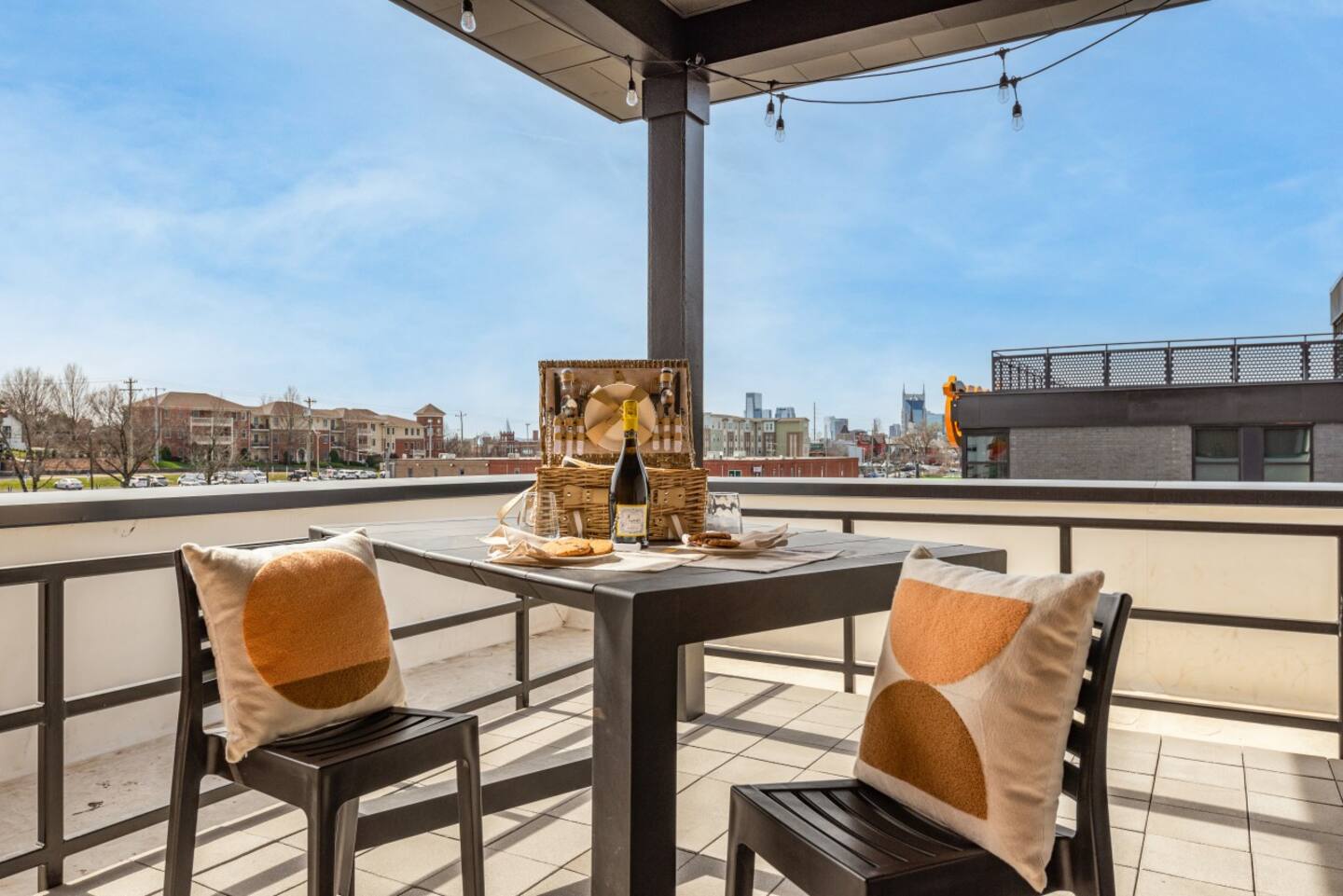 Stylish Boutique East Nash-Rooftop-Bars-7 mins DT