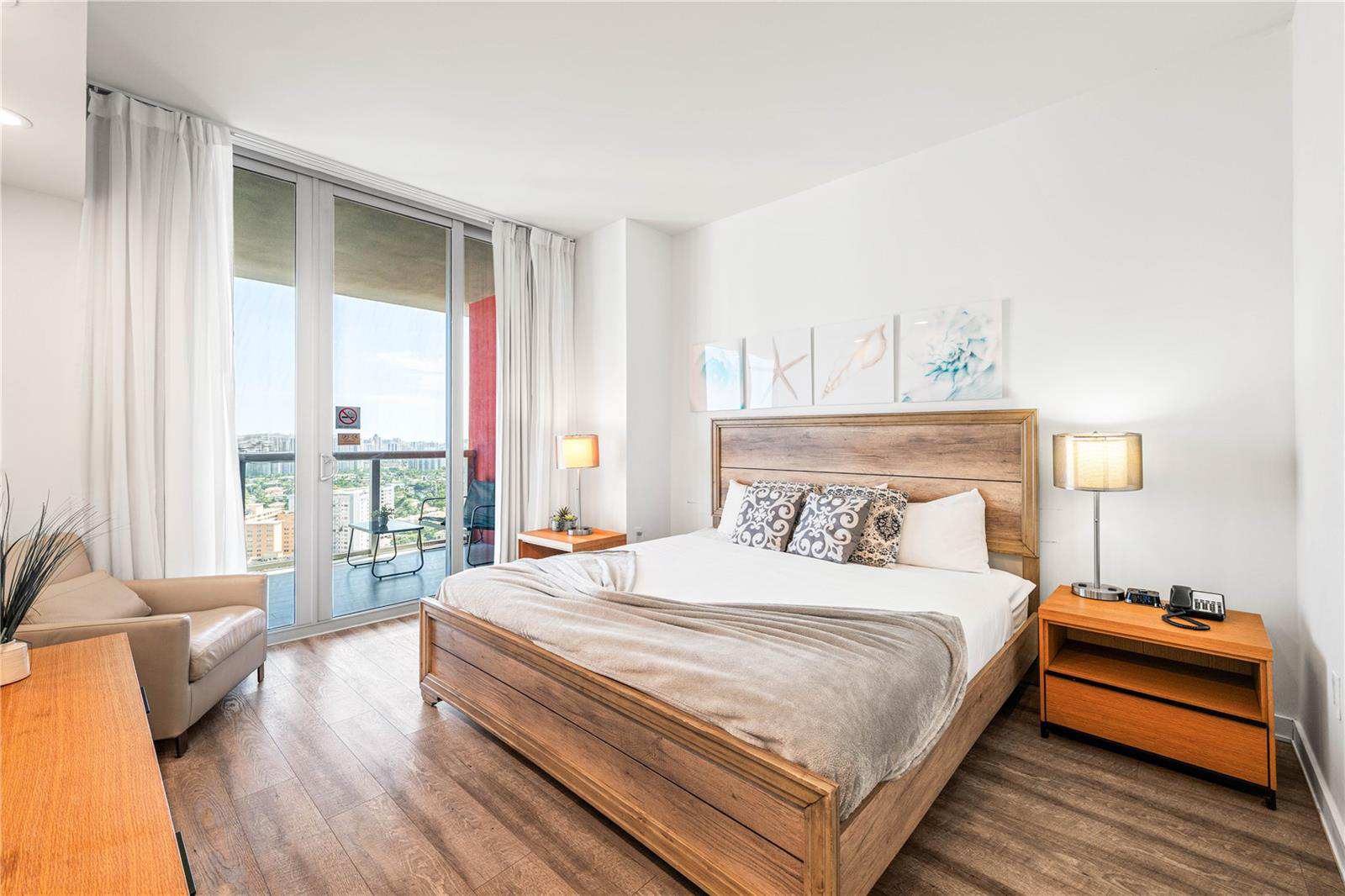1 BR Apartment with Balcony Gym & Amazing Pool — Hallandale Beach, FL — vacation rental