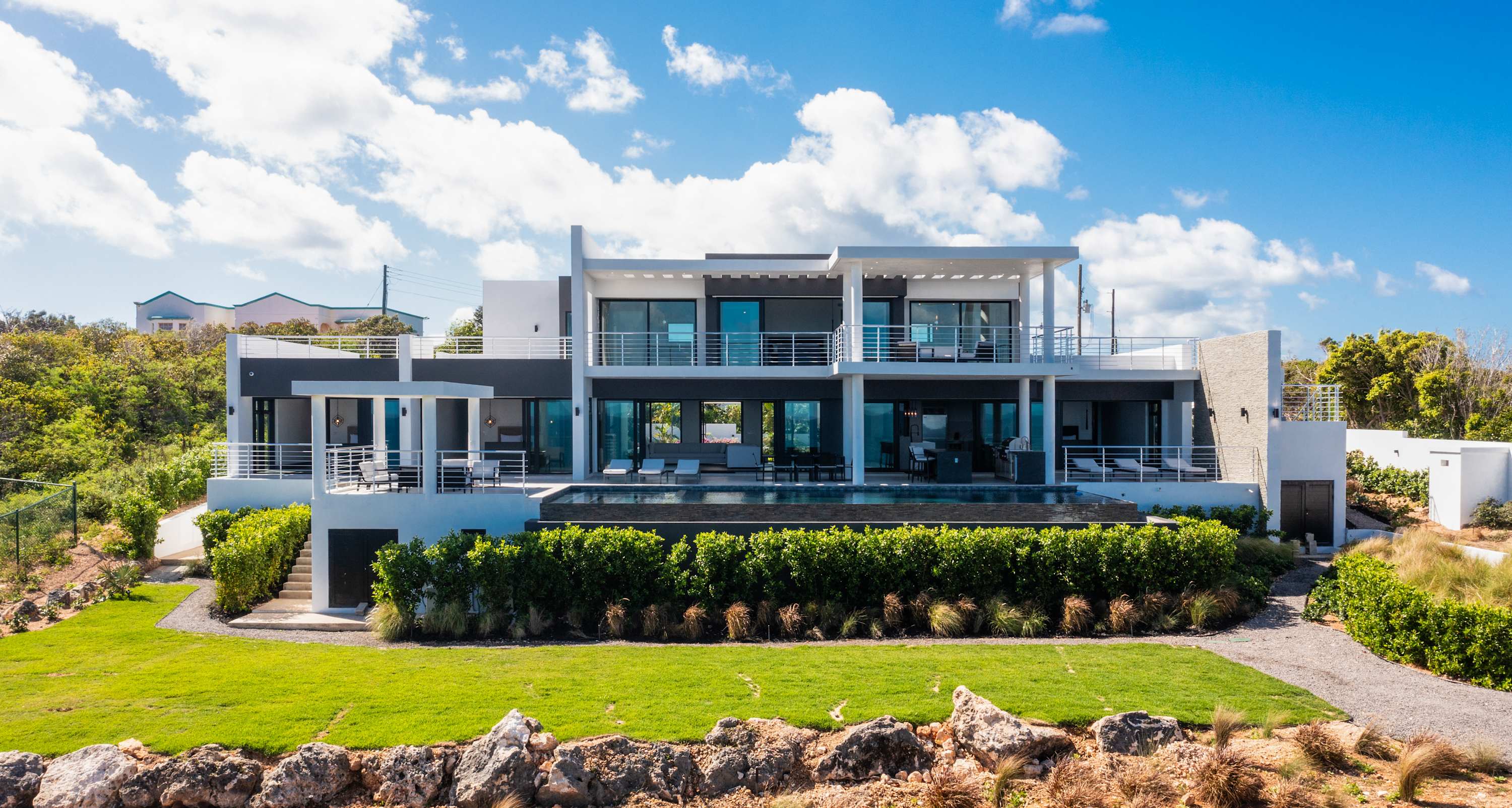 Le Rêve Bleu (4 bedrooms) - Modern cliffside villa with pool, Black...