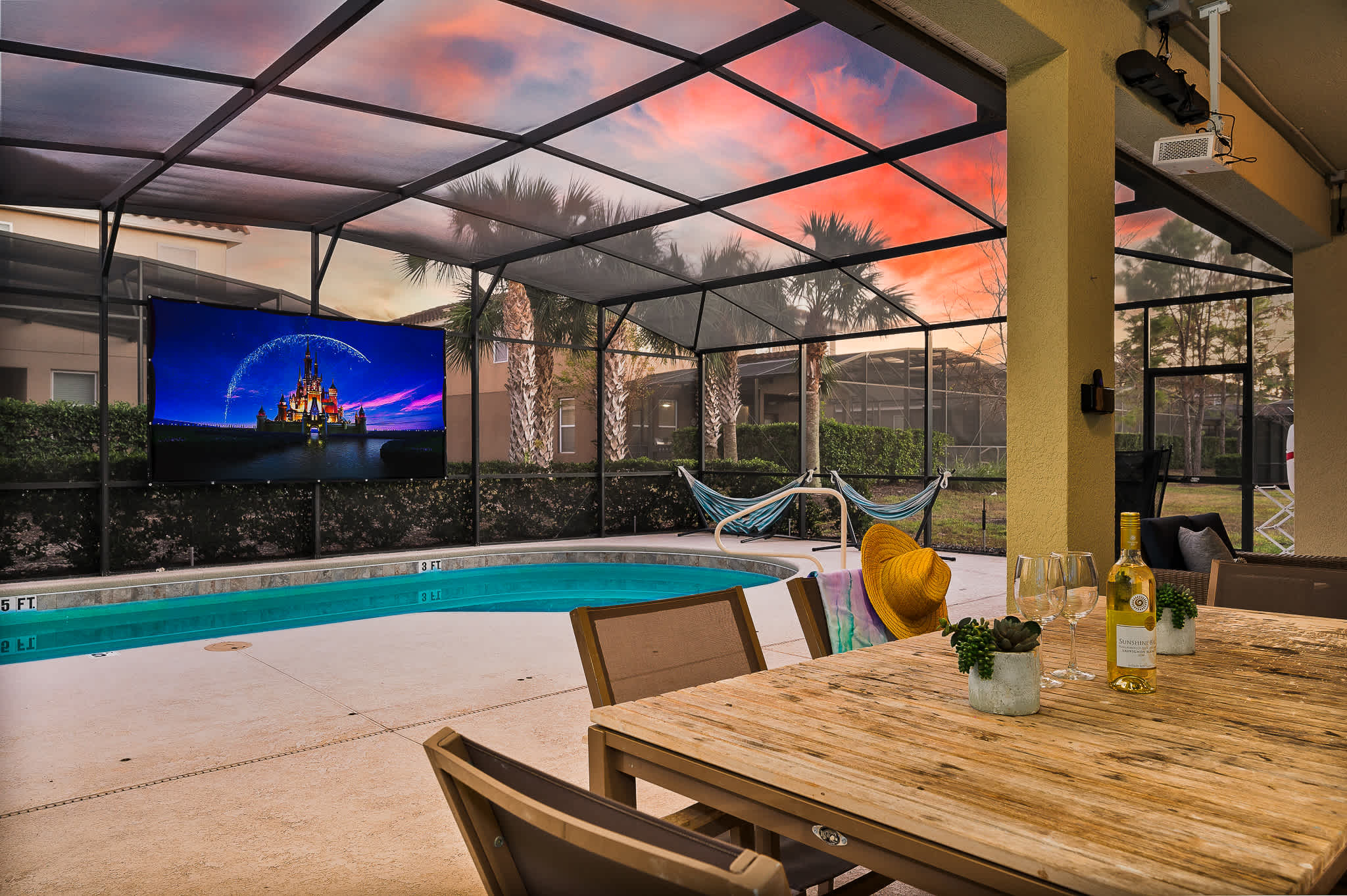 Heated Pool, Lazy River, Game Room 12 MI to Disney