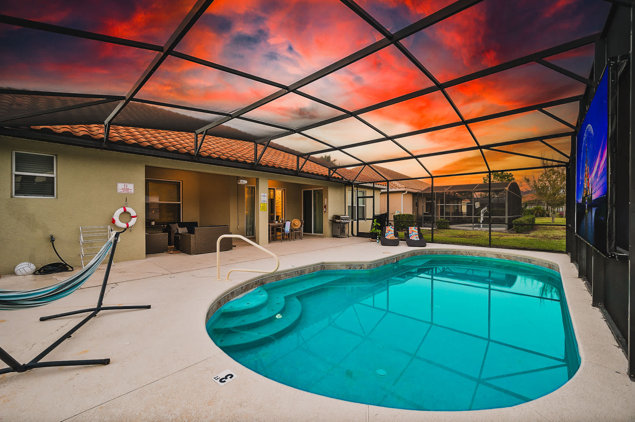 Heated Pool, Lazy River, Game Room 12 MI to Disney