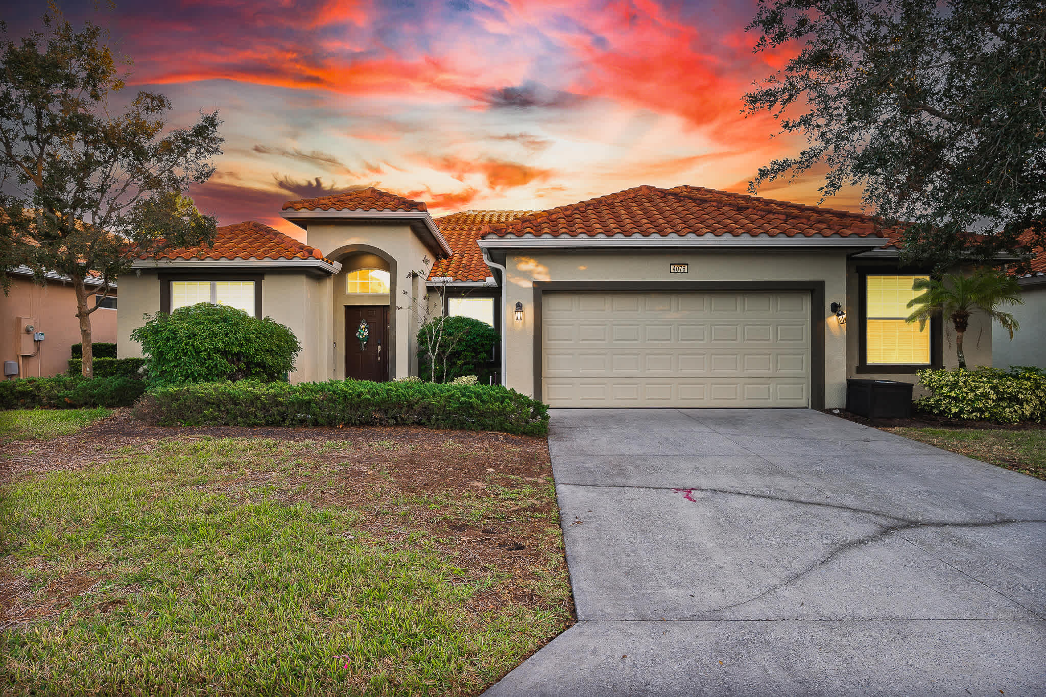 Heated Pool, Lazy River, Game Room 12 MI to Disney