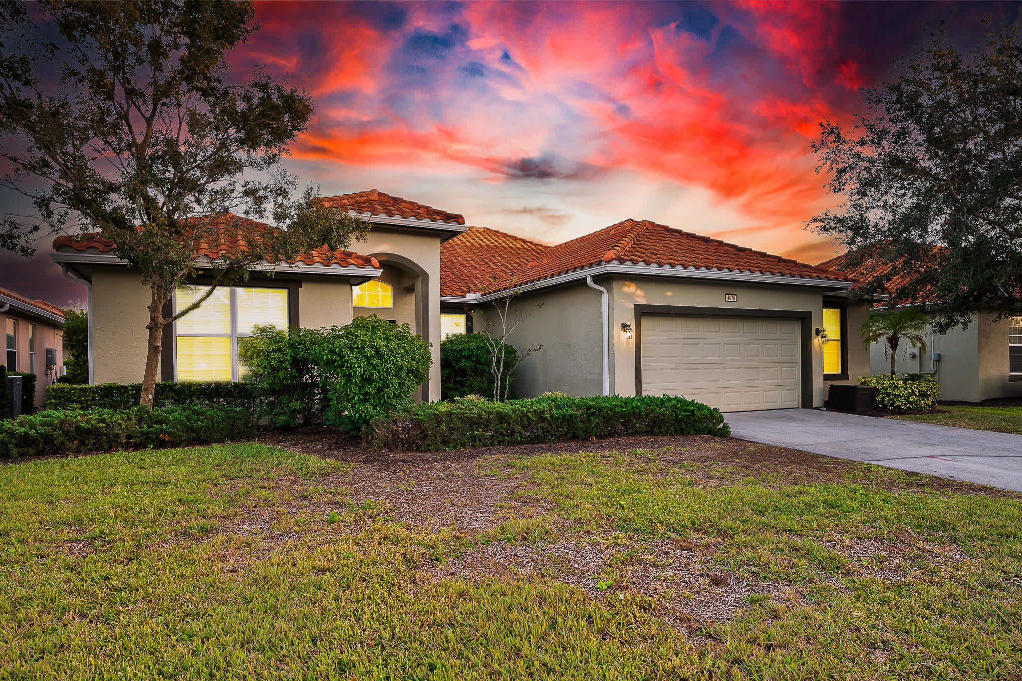 Heated Pool, Lazy River, Game Room 12 MI to Disney