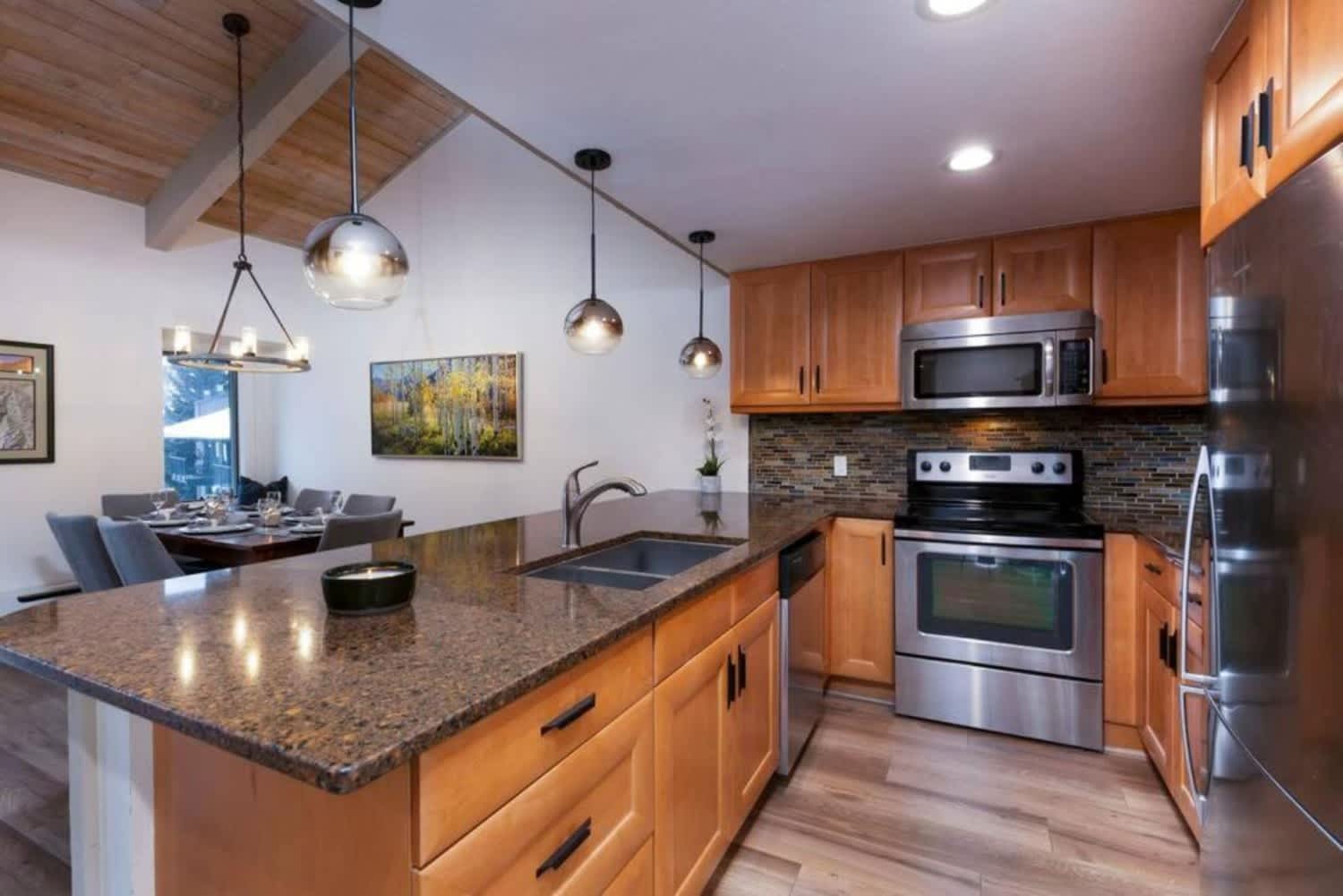 Updated 3 BR, 2 BA with Pool & Hot Tub - Stunning Mountain Views! 3