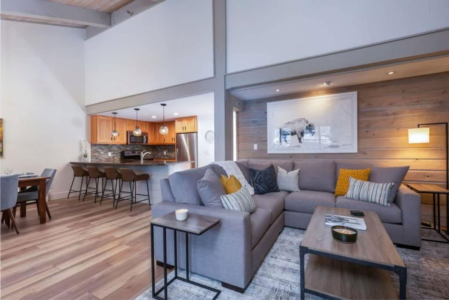 Updated 3 BR, 2 BA with Pool & Hot Tub - Stunning Mountain Views! 2