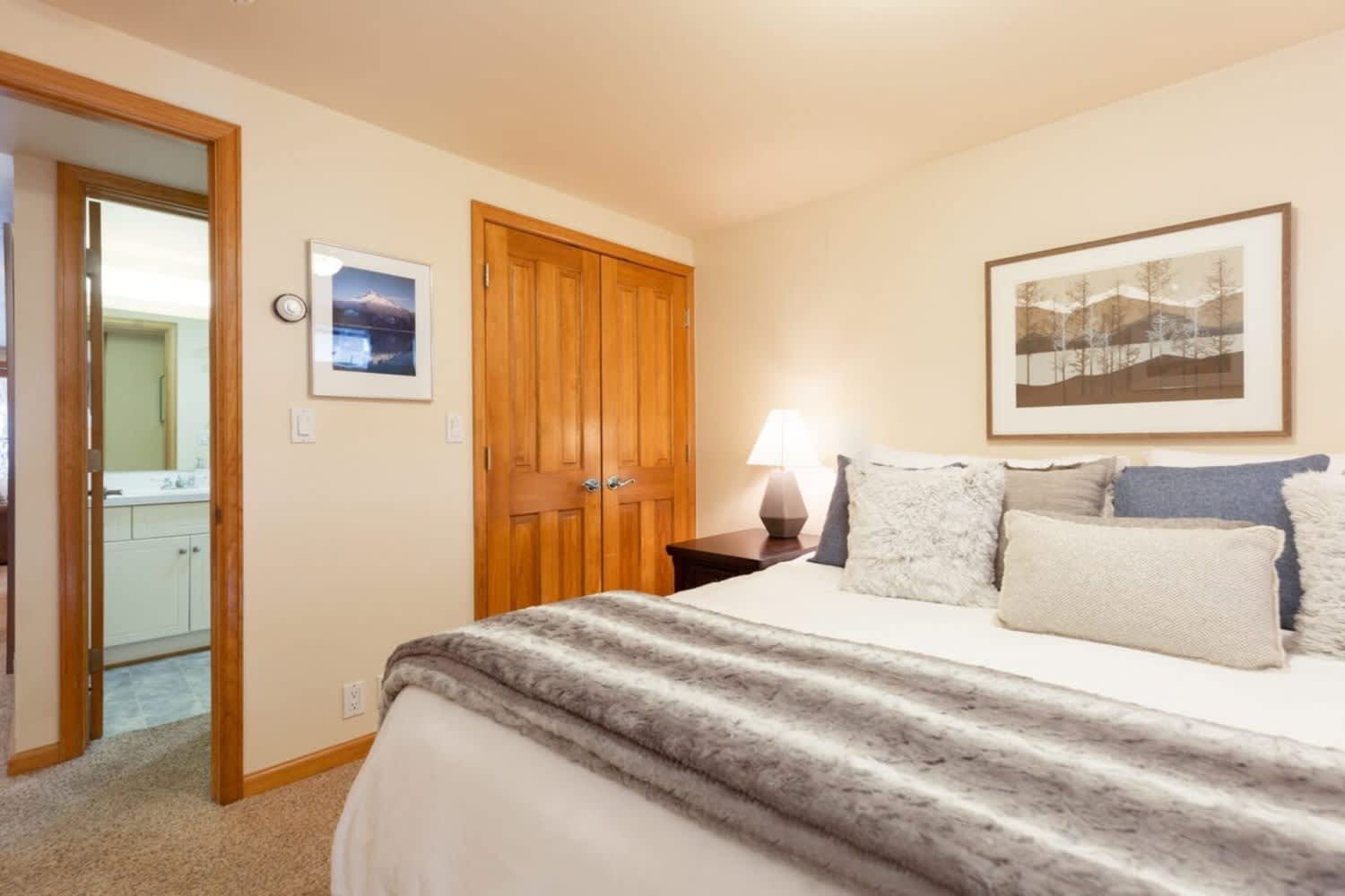 Comfort & Location - 2 BR, 2BA - Walk to Gondola! - Foto 8