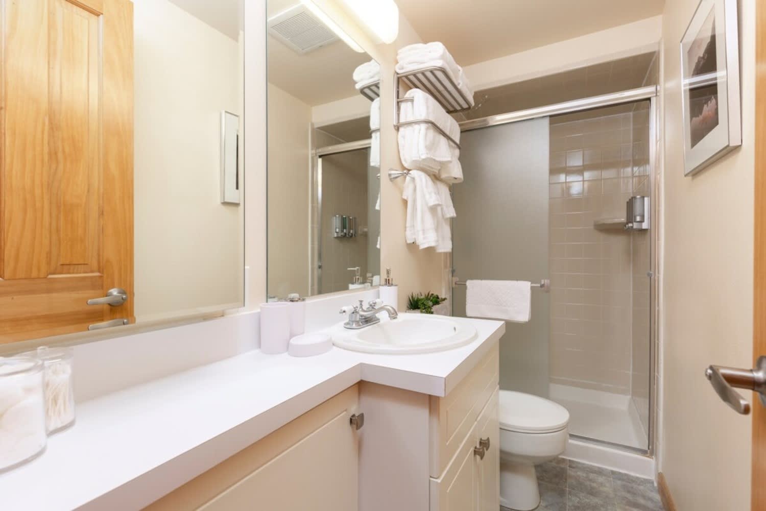Comfort & Location - 2 BR, 2BA - Walk to Gondola! - Foto 12