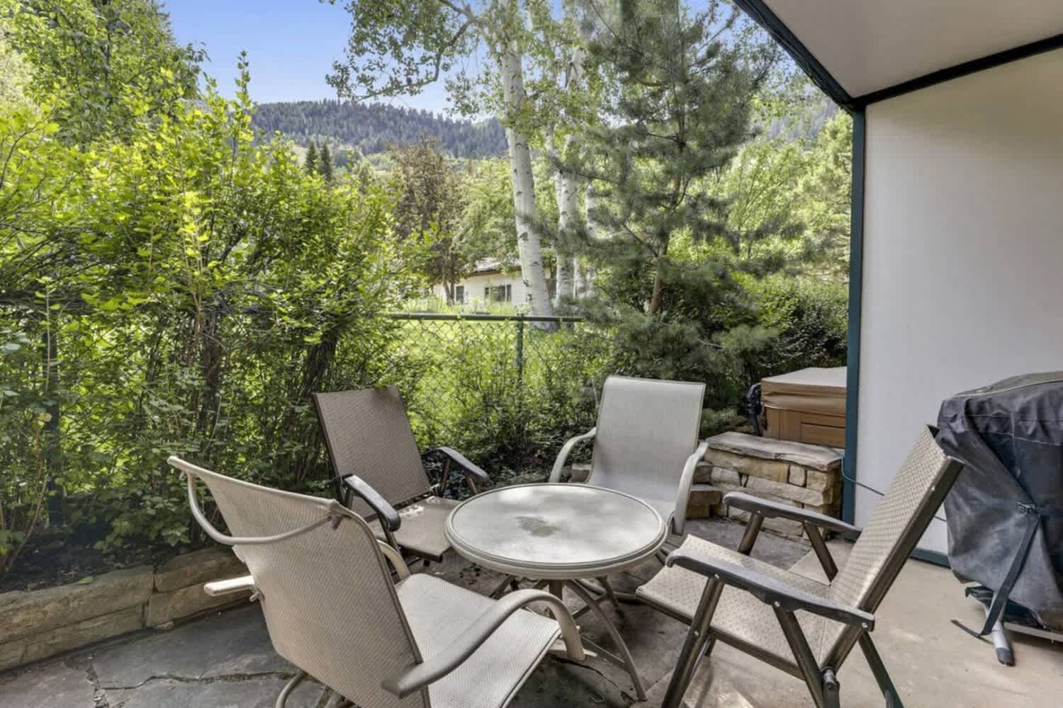 Comfort & Location - 2 BR, 2BA - Walk to Gondola! - Foto 19