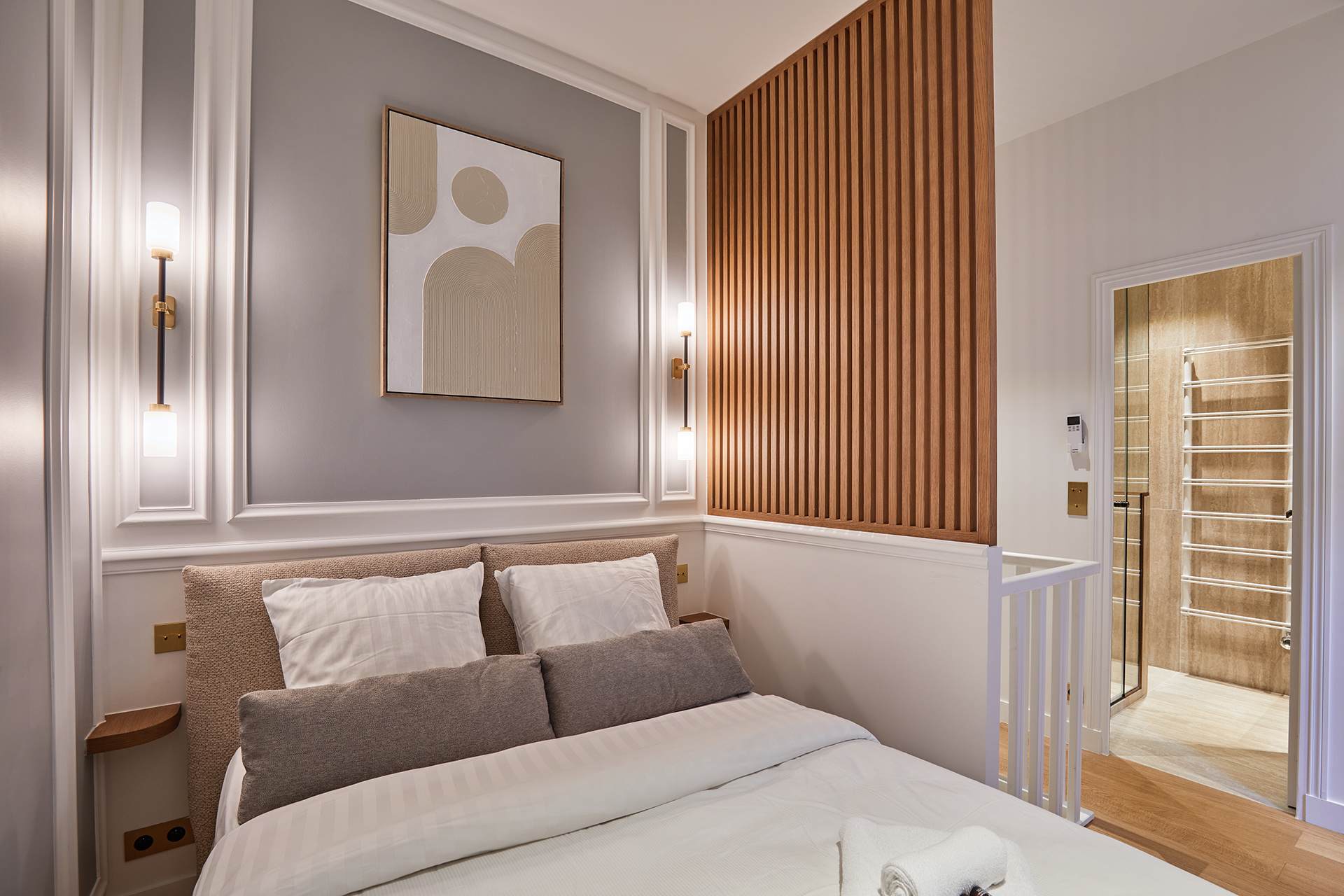 Stunning AC duplex apartment - Champs Elysées — Paris, Île-de-France — vacation rental