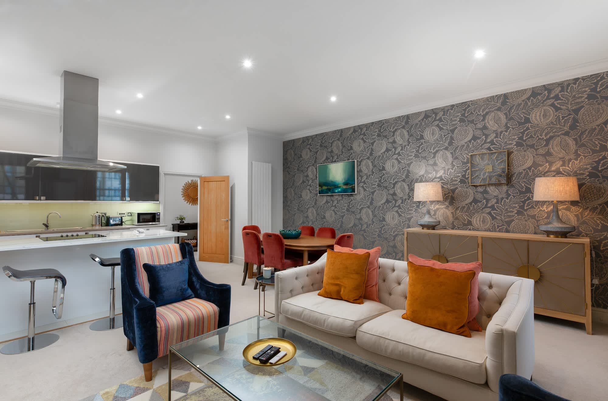 Beautiful Apartment with Private Parking, Cheltenham — Cheltenham, England — vacation rental