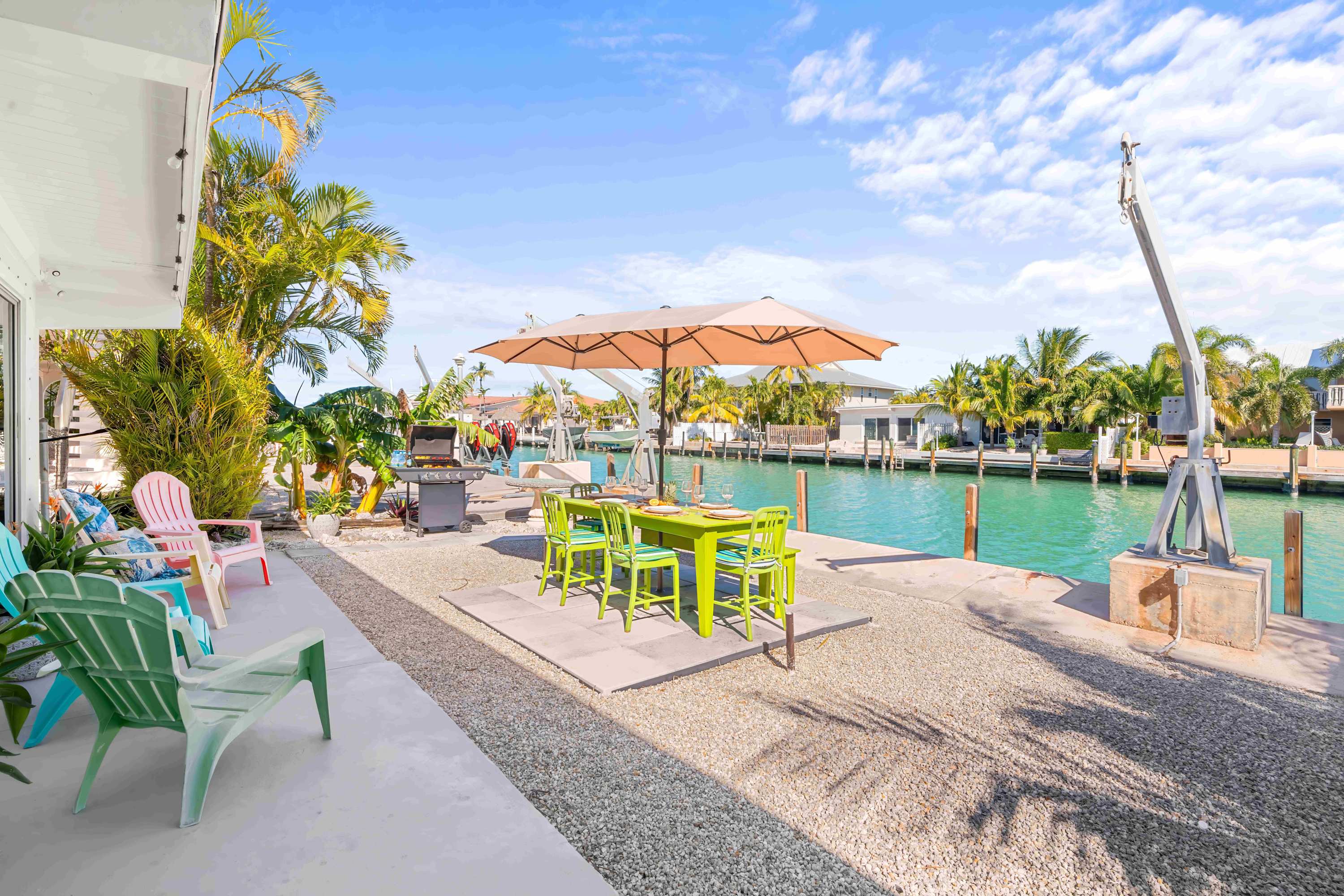 Seabreeze Cove, Waterfront Gem, 38 foot Dock, Cabana Club