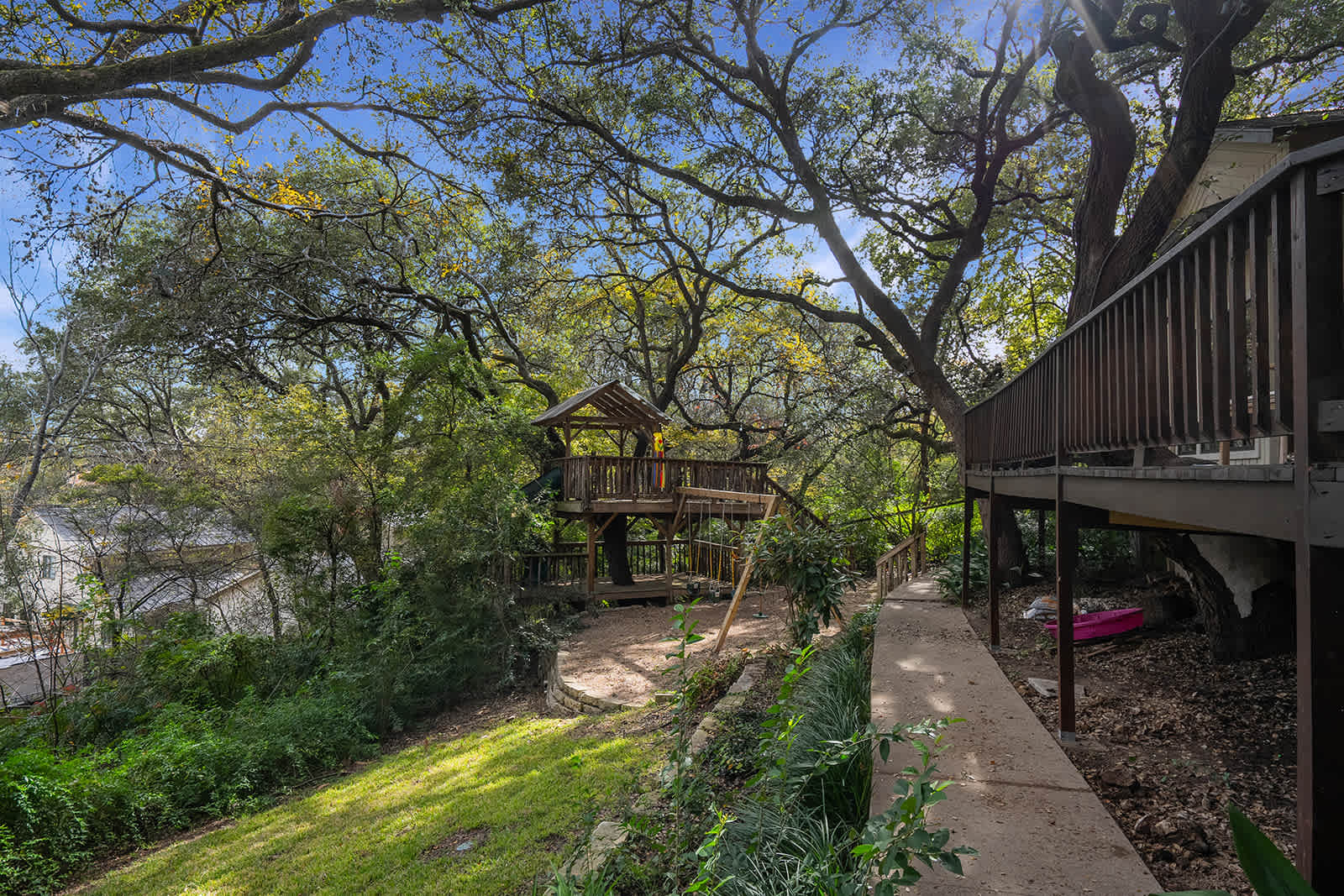 Lake, Large Deck & Firepit | Lake Austin Treehouse