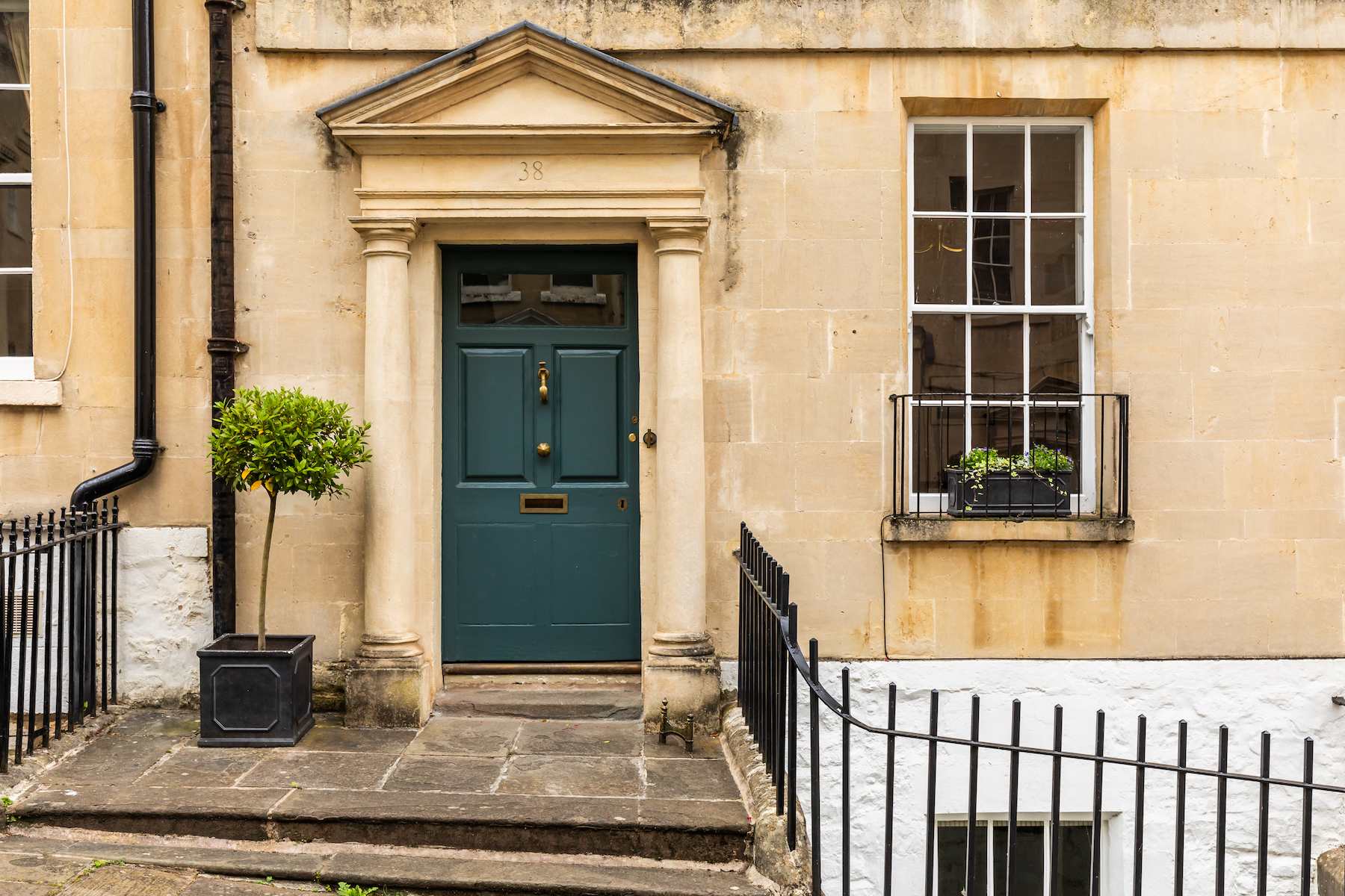 Georgian Townhouse with Garden near Royal Crescent in Park Street 38 BA1 2TD - Property image 5 - VivreStays
