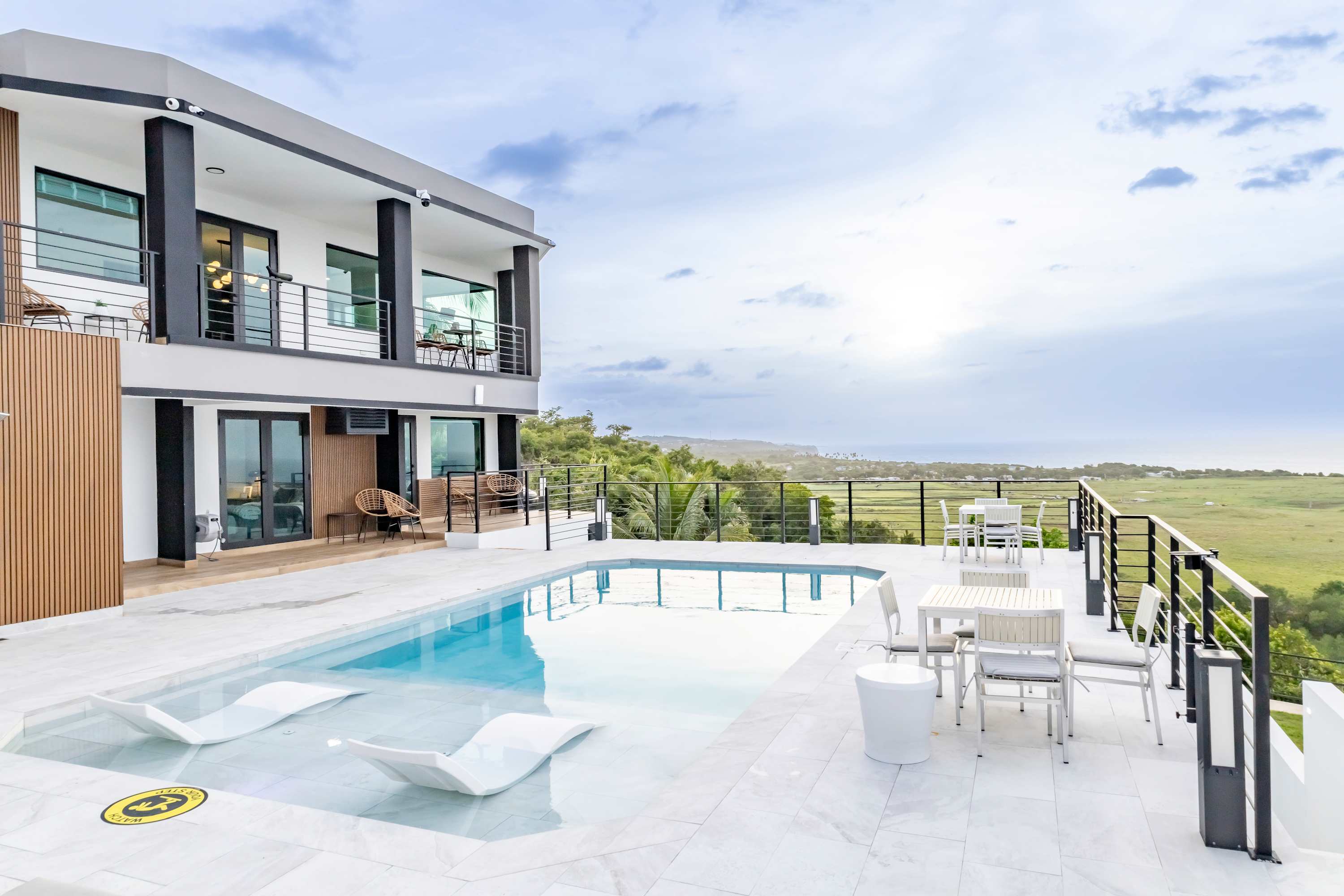 Luxury Villa on the hills looking at the atlantic ocean - Property photo