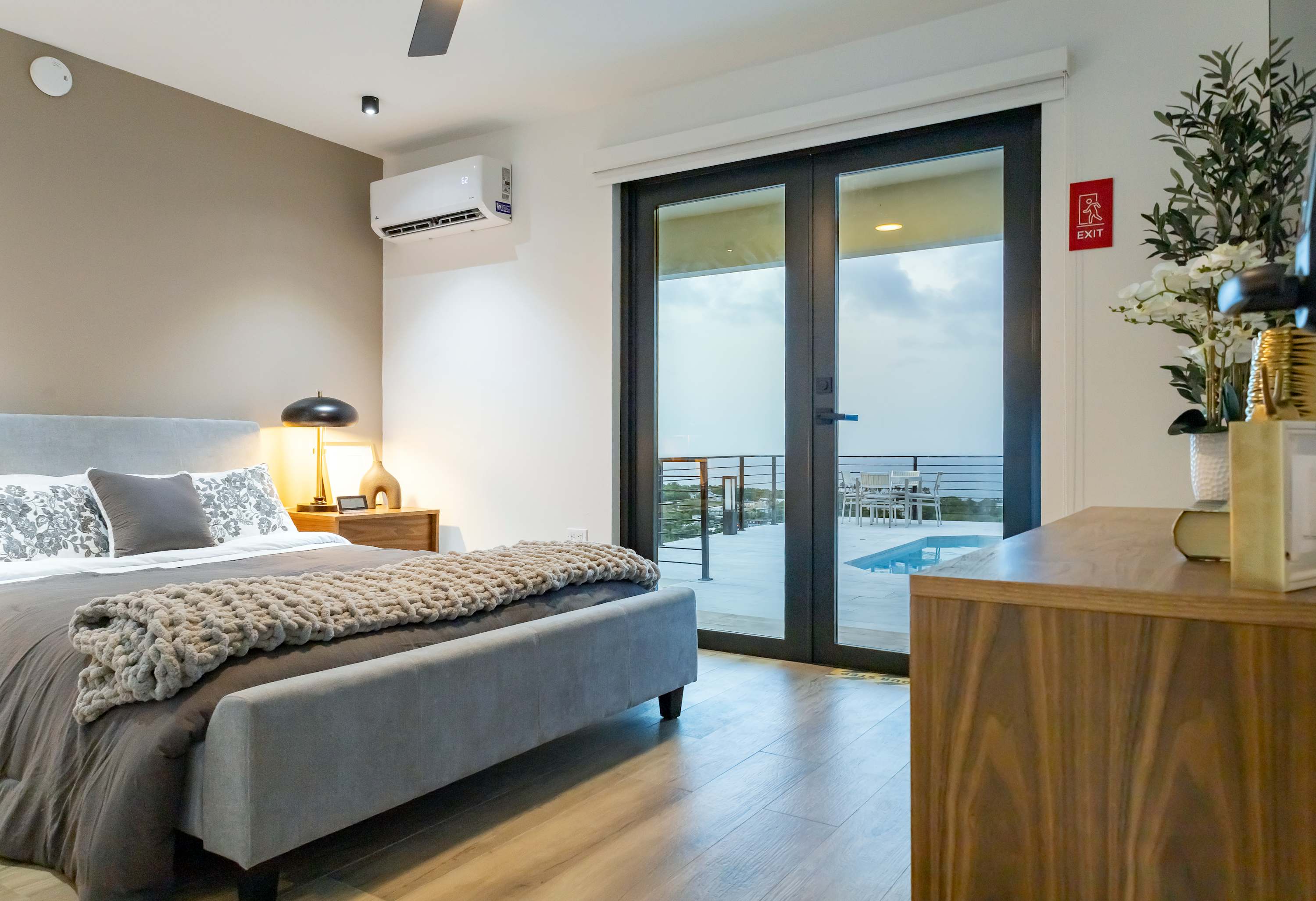 Luxury Villa on the hills looking at the atlantic ocean - Property photo