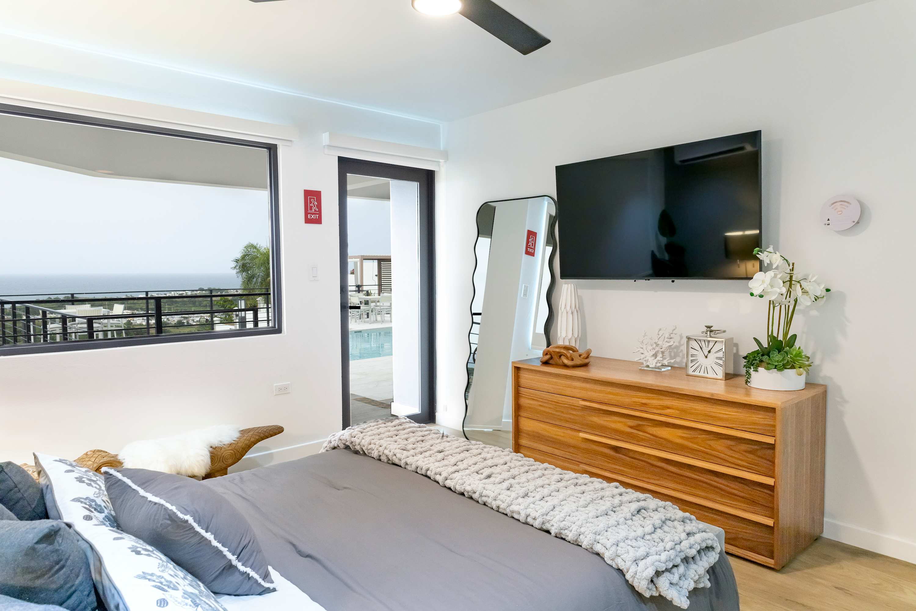 Luxury Villa on the hills looking at the atlantic ocean - Property photo