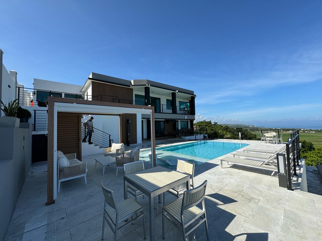 Luxury Villa on the hills looking at the atlantic ocean - Property photo