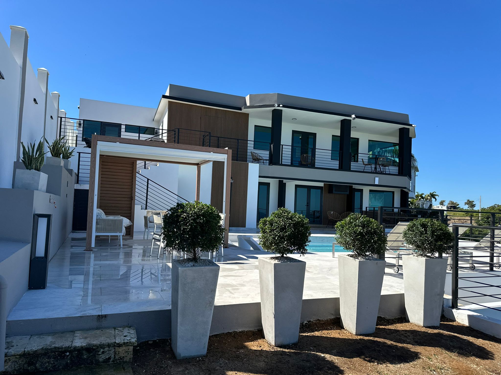 Luxury Villa on the hills looking at the atlantic ocean - Property photo