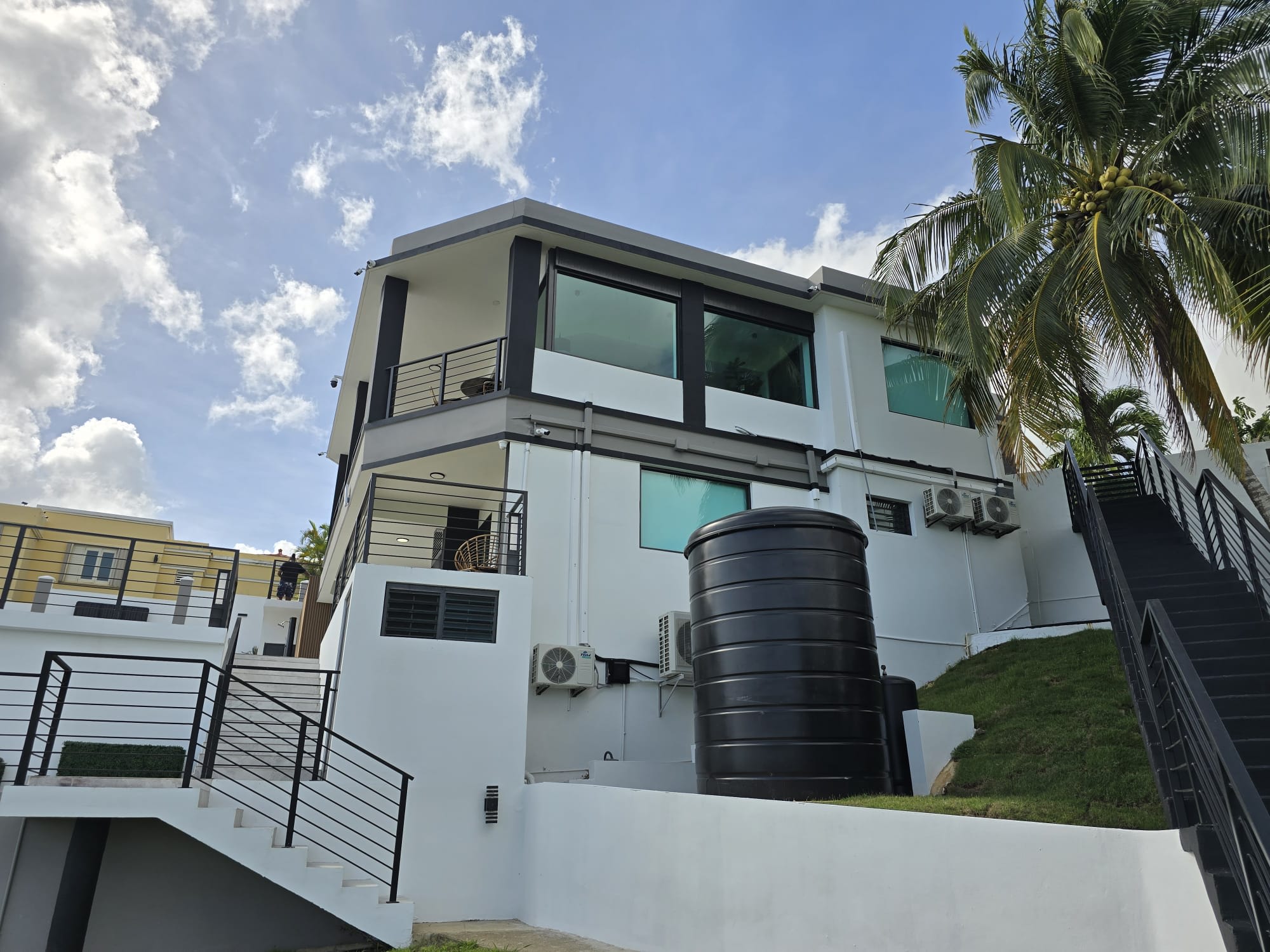 Luxury Villa on the hills looking at the atlantic ocean - Property photo