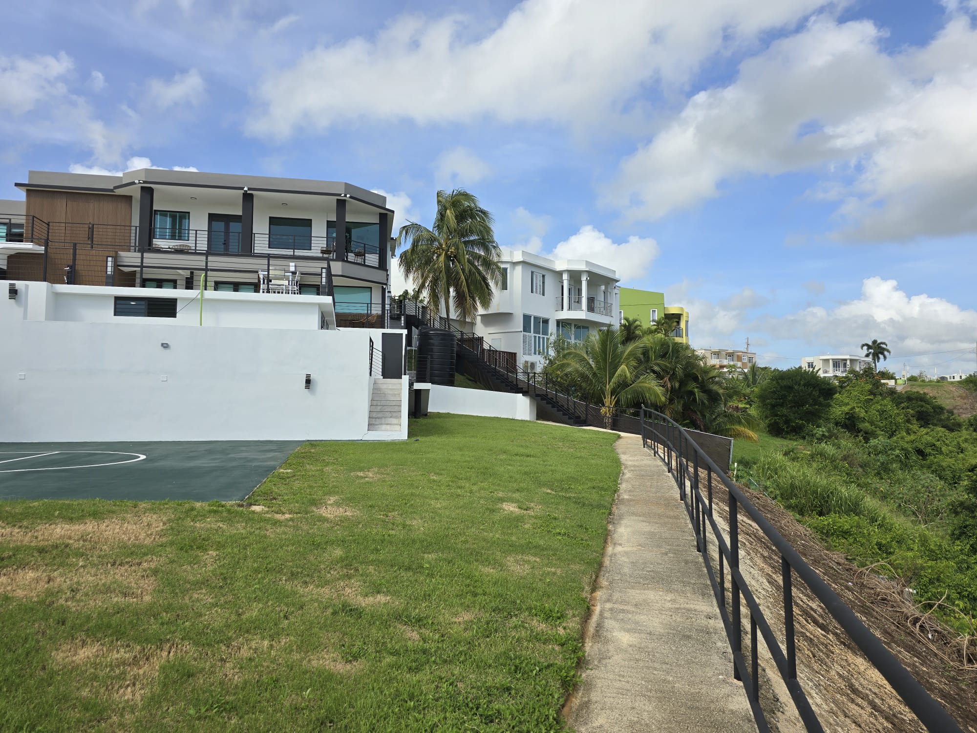 Luxury Villa on the hills looking at the atlantic ocean - Property photo