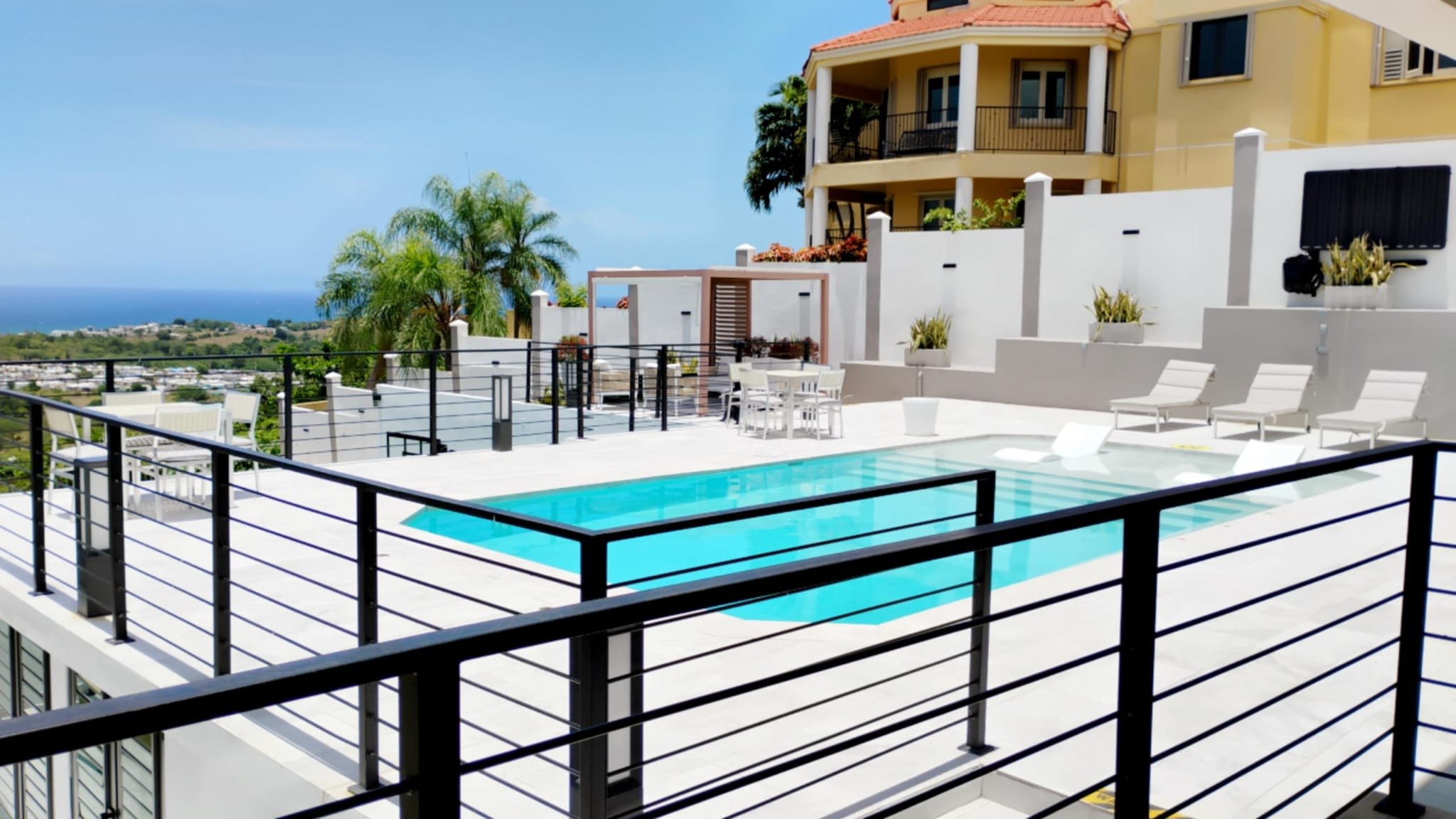 Luxury Villa on the hills looking at the atlantic ocean - Property photo