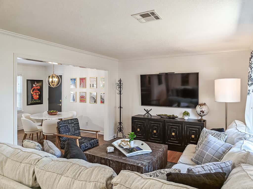 3 Bed 2 Bath with Hot Tub — Overland Park, KS — vacation rental