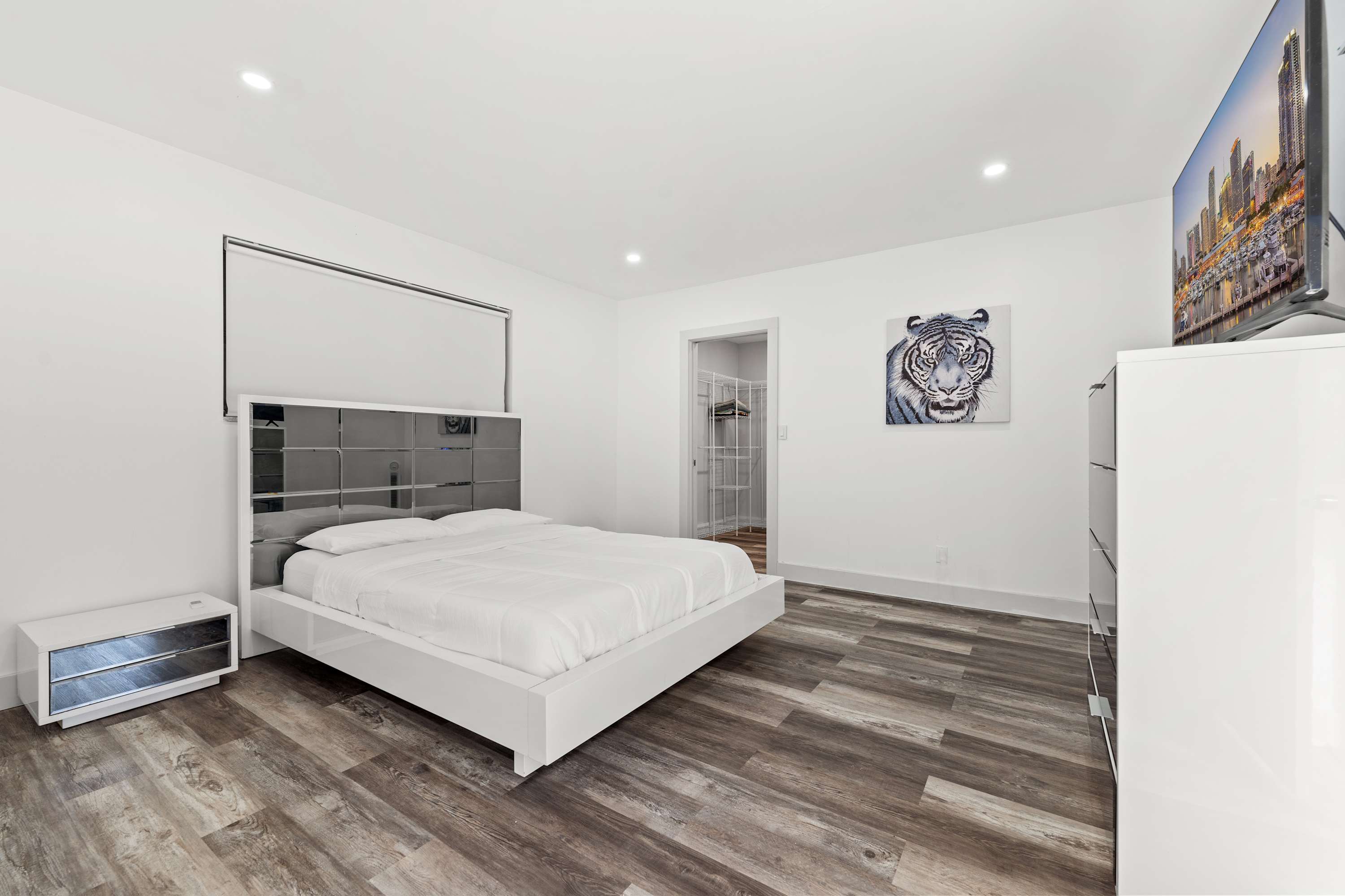 Elegant family home with pool