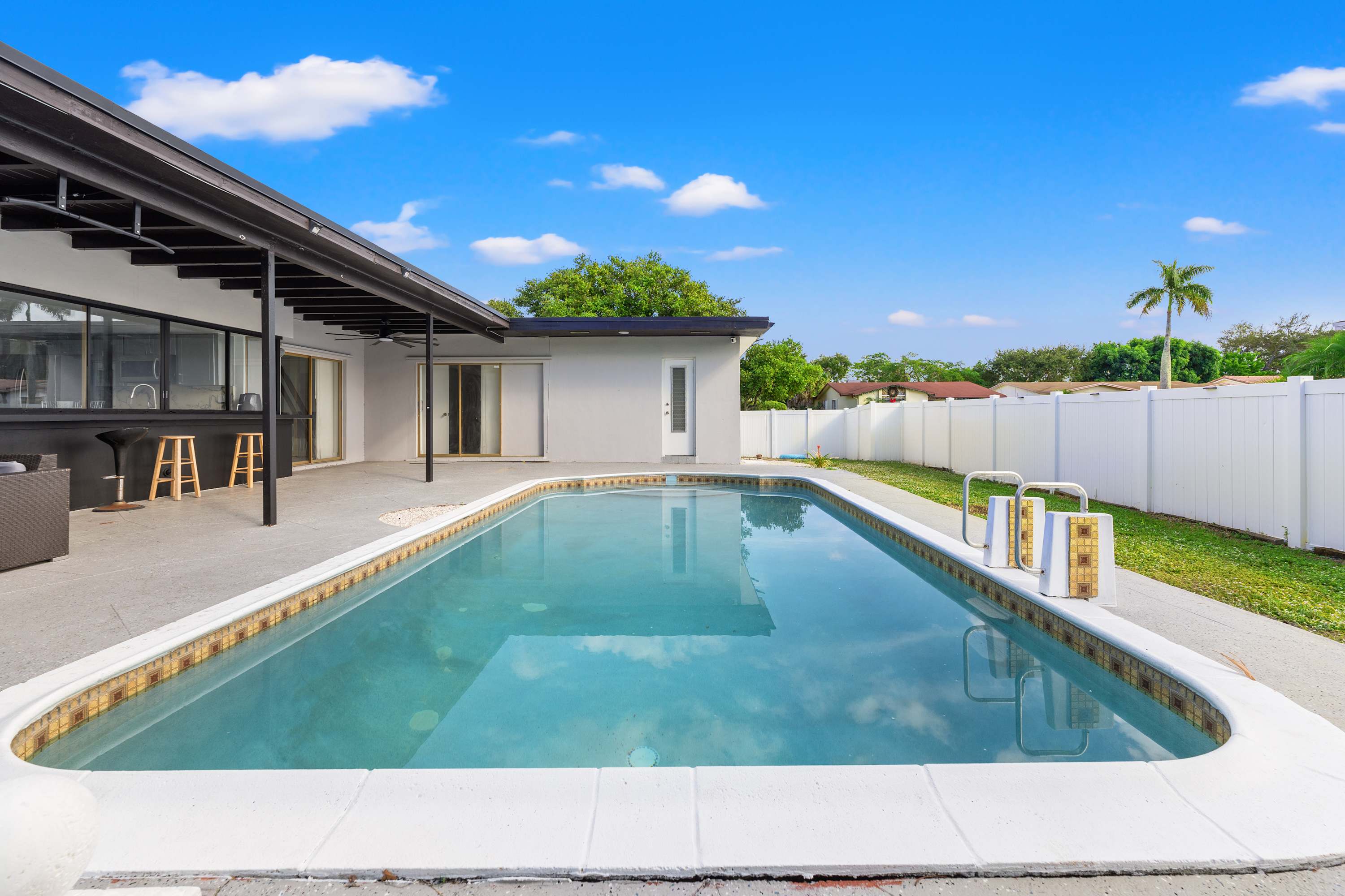 Elegant family home with pool