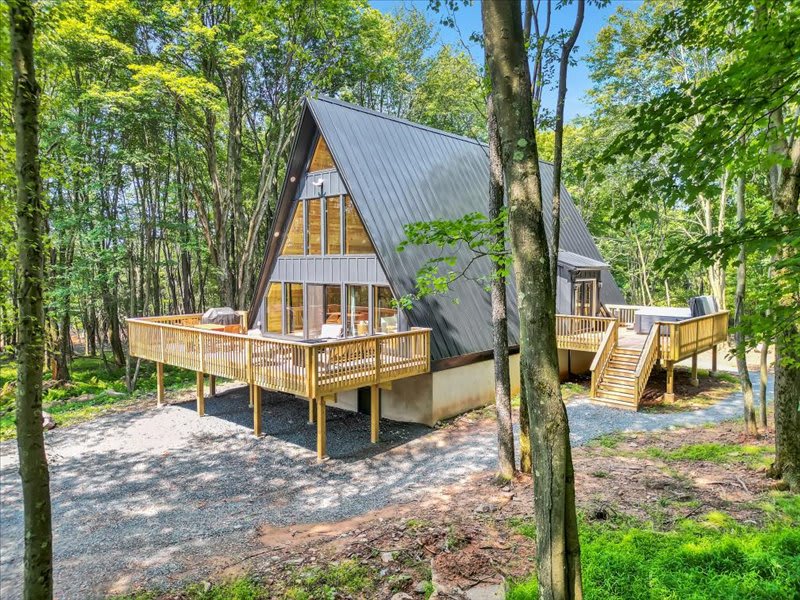 The Pocono Dreamhouse | Modern A-Frame | Hot Tub