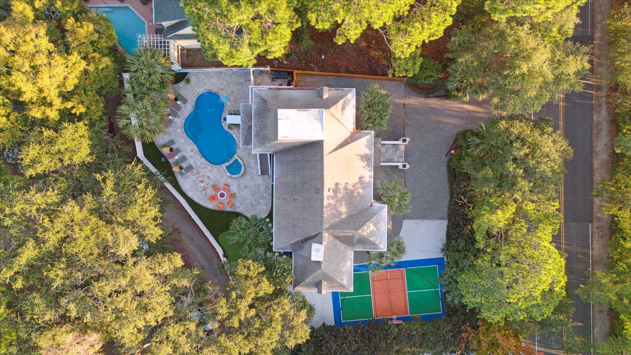 Golf Villa with Saltwater Pool, Hot Tub & Private Beach Access — Windward Village