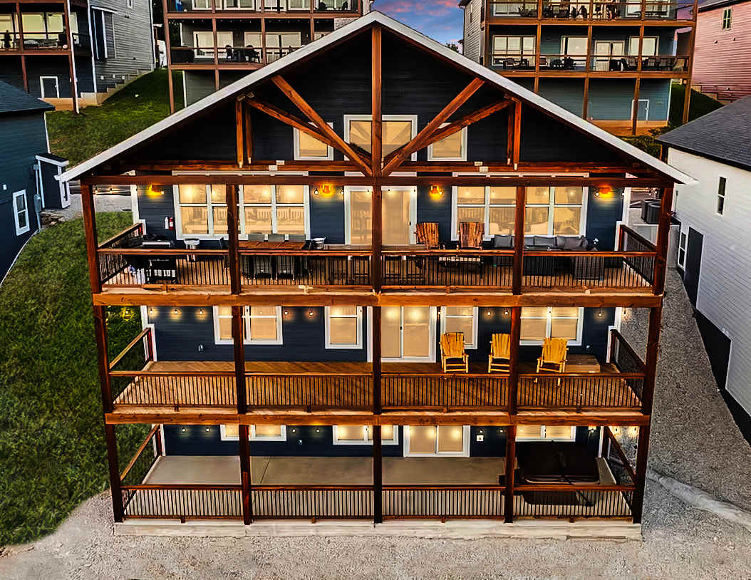 270 Sleeps 22, game rooms, pools, blackstone,VIEW