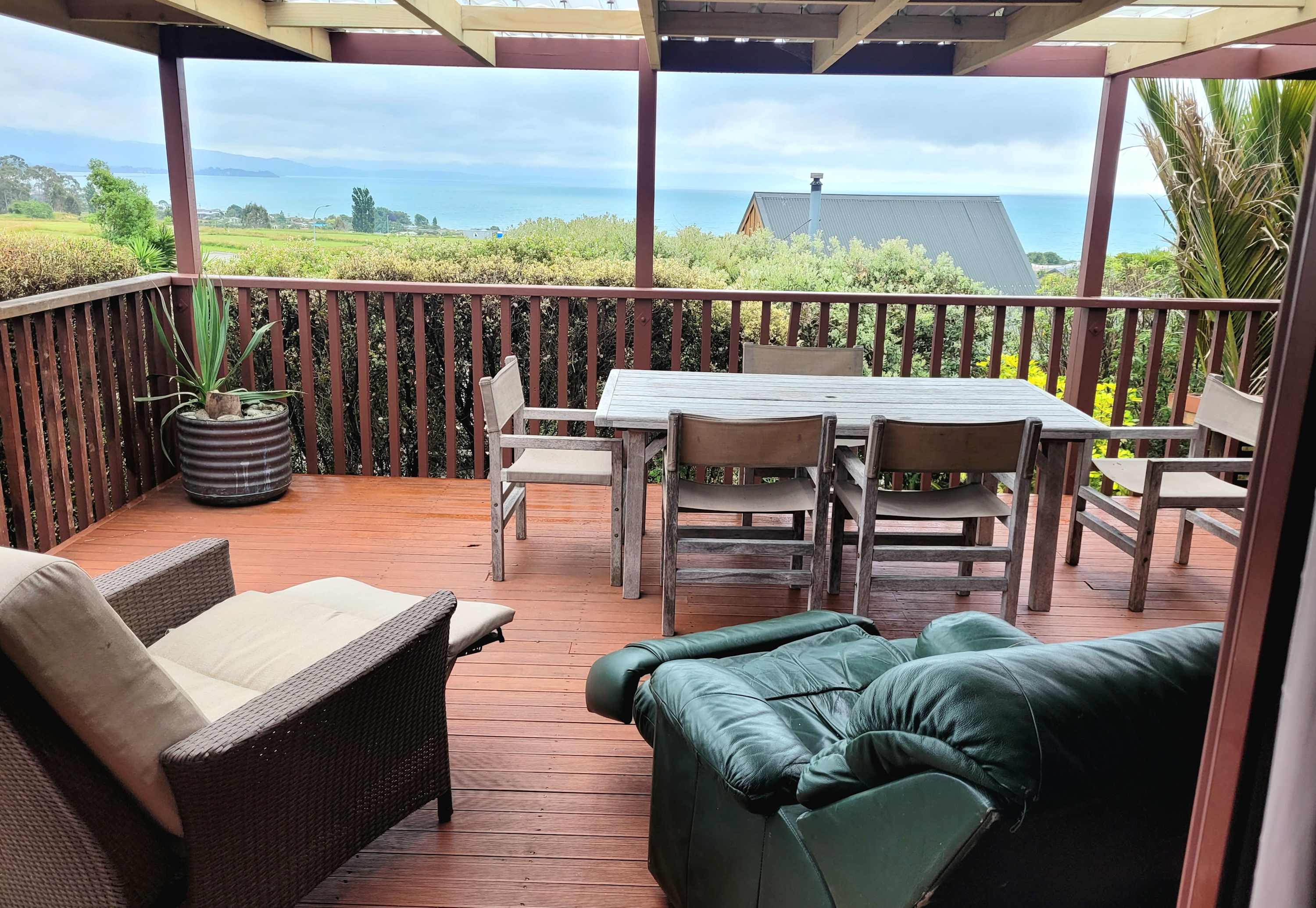 Pohara's Kauri Lodge - Coastal Views in Golden Bay