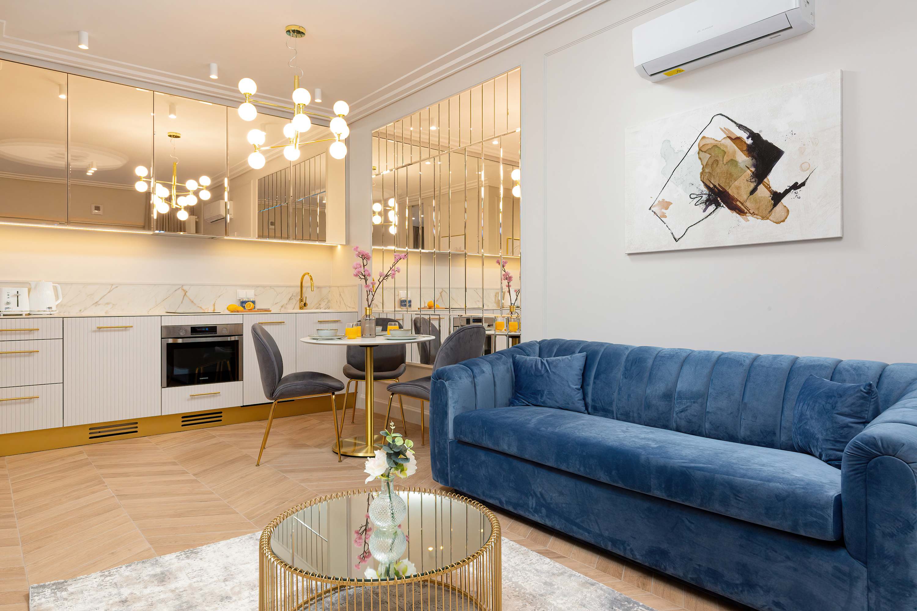 Mennica Residence Central Apartment by Renters Prestige — Warszawa, Województwo mazowieckie — vacation rental