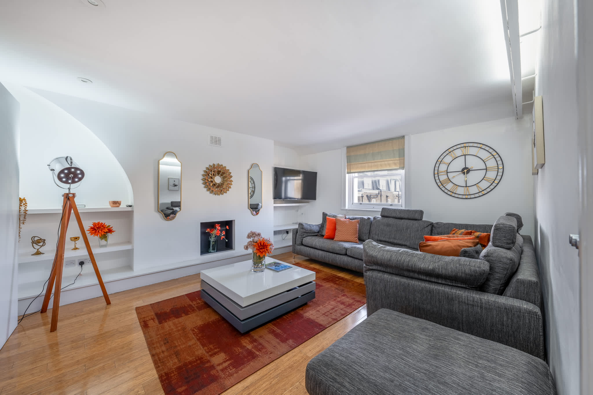 Spacious Georgian Apartment near Victoria St serviced apartment - UK - VivreStays